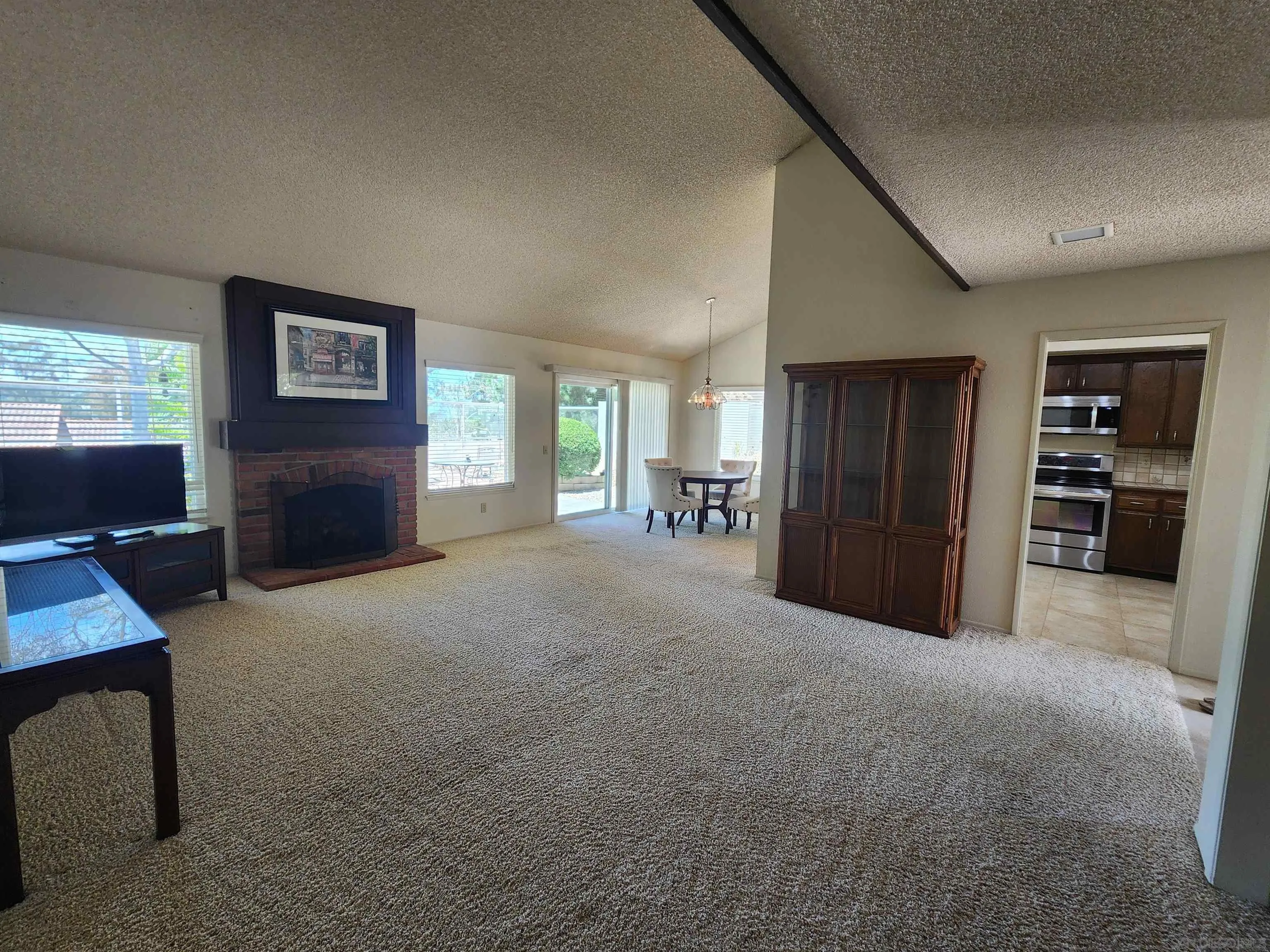 https://cdn.realtyfeed.com/cdn/127/260016207/076fde0ae4ee435c2110575390b1bd06.webp