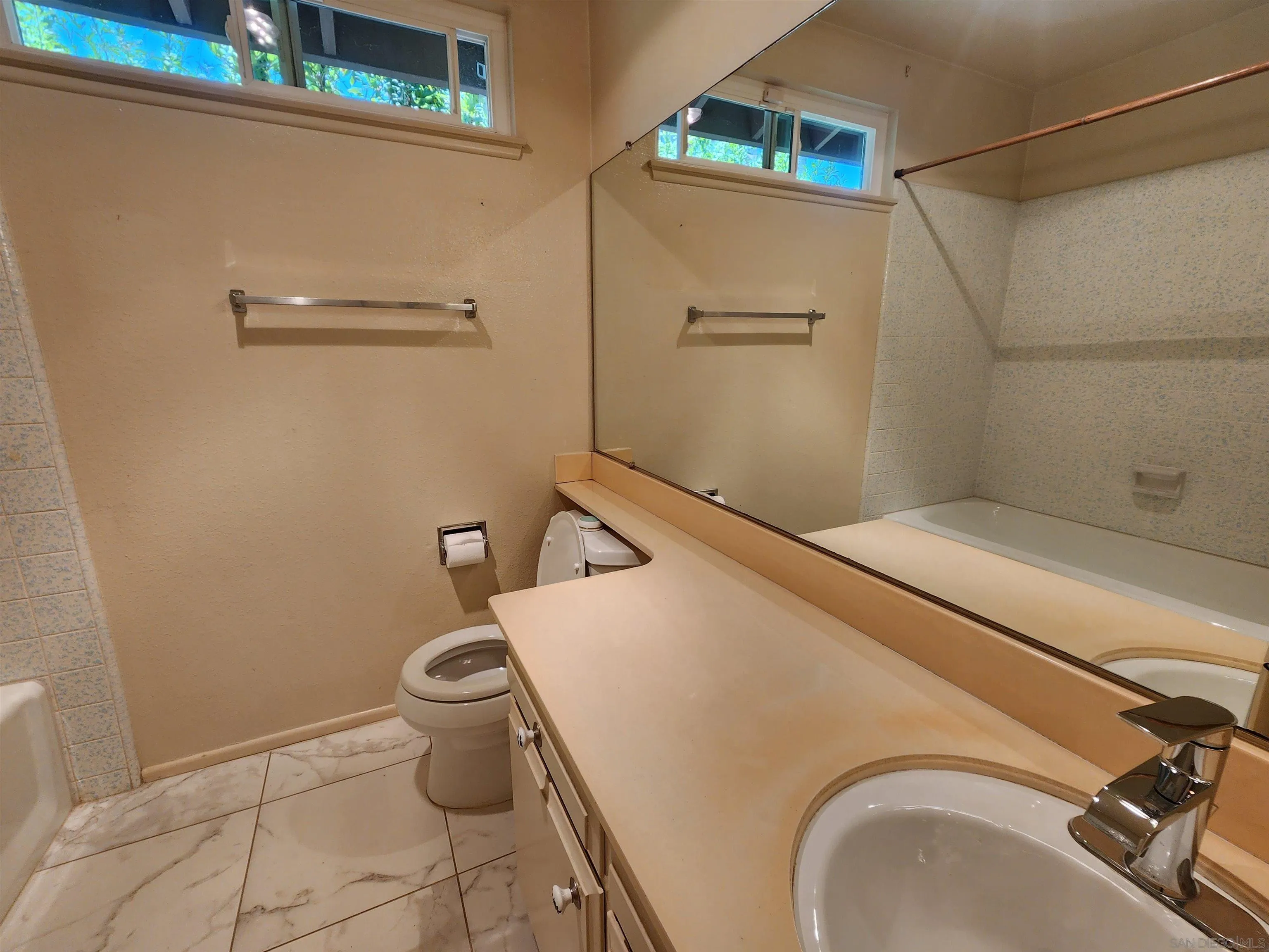 https://cdn.realtyfeed.com/cdn/127/260016207/09f57408e89f88918d1b62e891db0fd3.webp