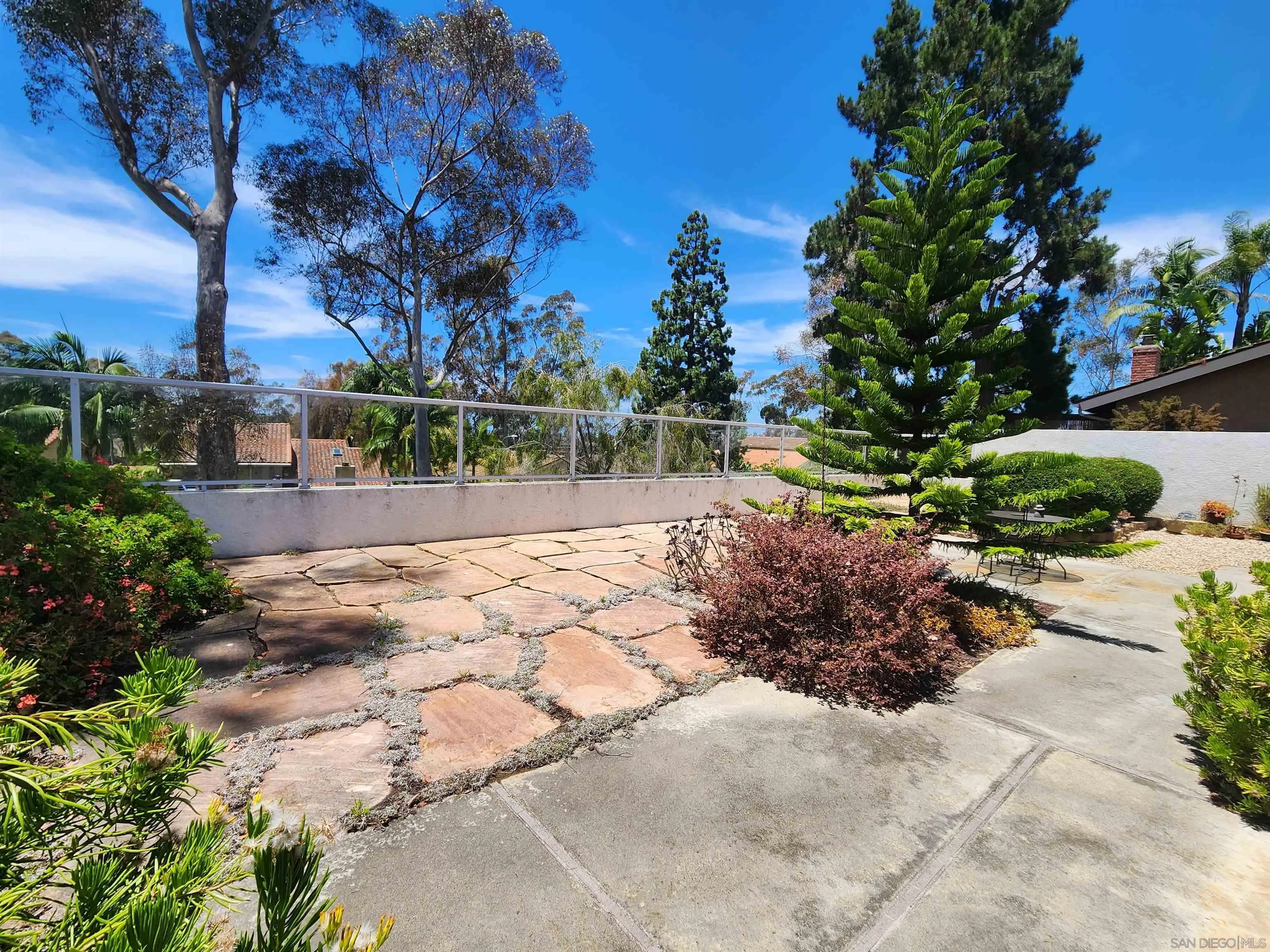 https://cdn.realtyfeed.com/cdn/127/260016207/35f7eab2bde67d4e9794f7c65106c6a4.webp