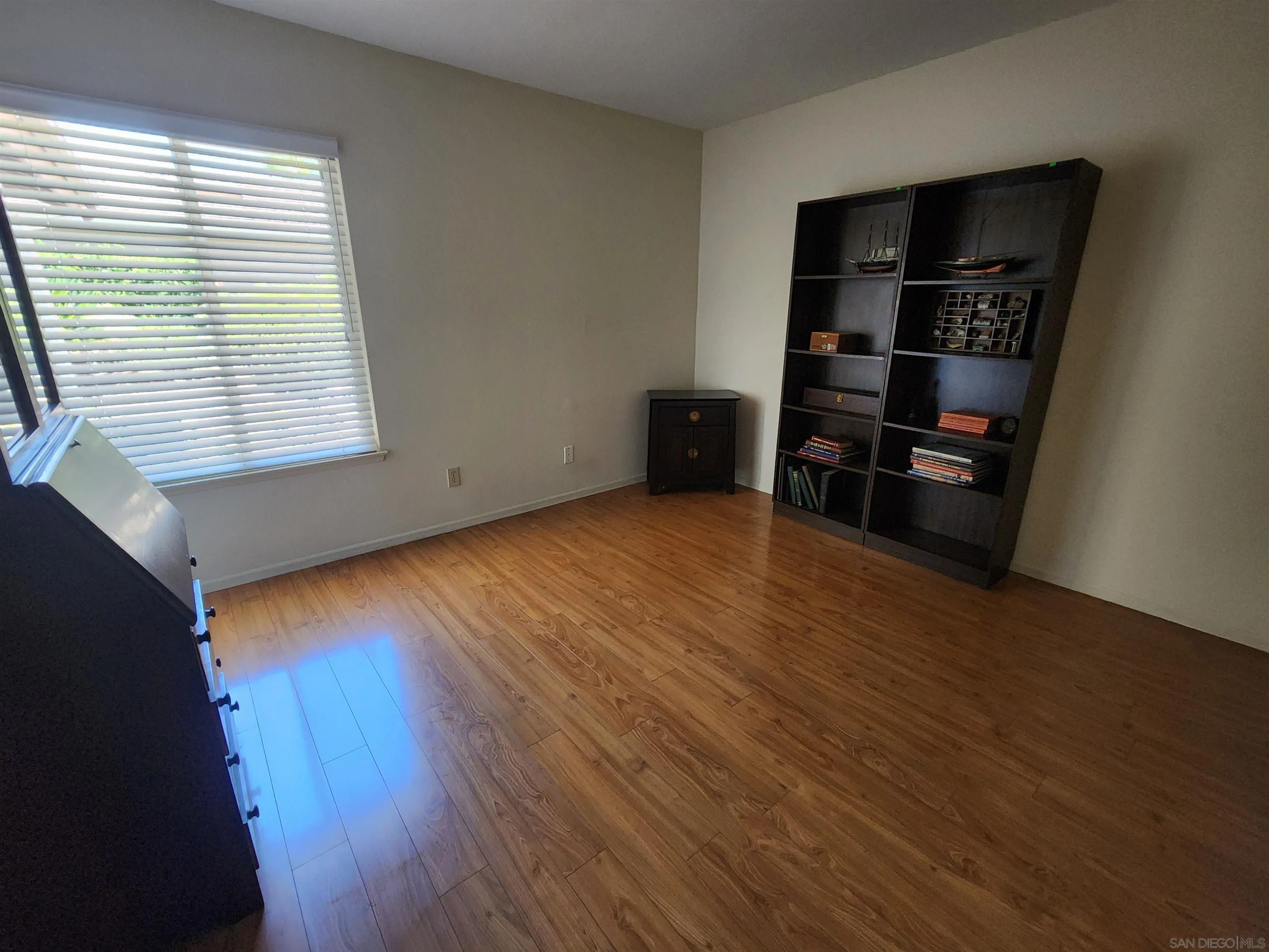 https://cdn.realtyfeed.com/cdn/127/260016207/7f2c96f1d379398a12b7d25b9b28dadd.webp