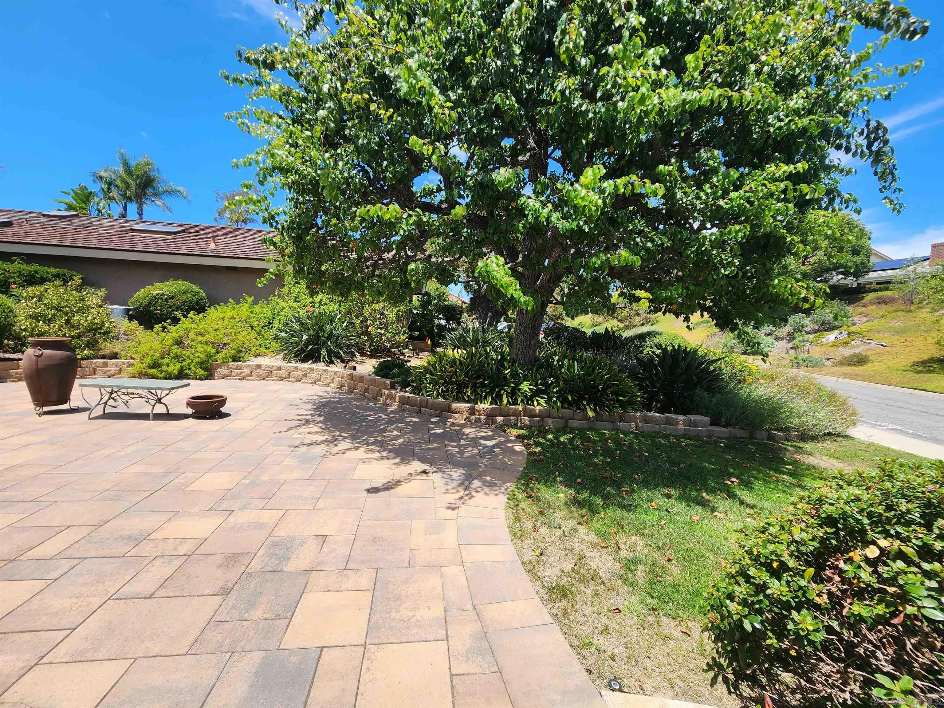 https://cdn.realtyfeed.com/cdn/127/260016207/8fd9b8fa4925092074360434332b8fd6.webp