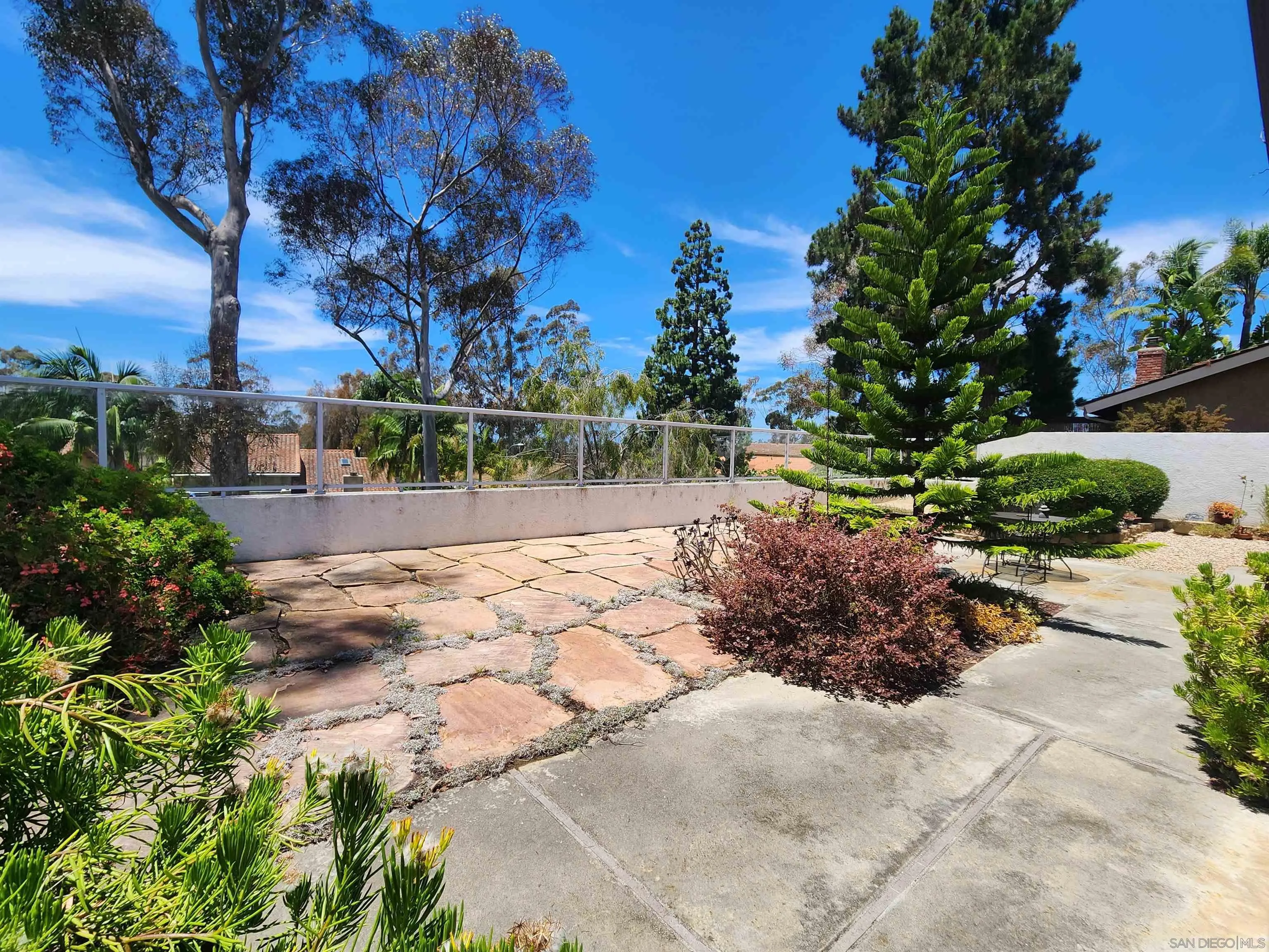 https://cdn.realtyfeed.com/cdn/127/260016207/93a257b2ba846f655f7f191a984fb0a3.webp