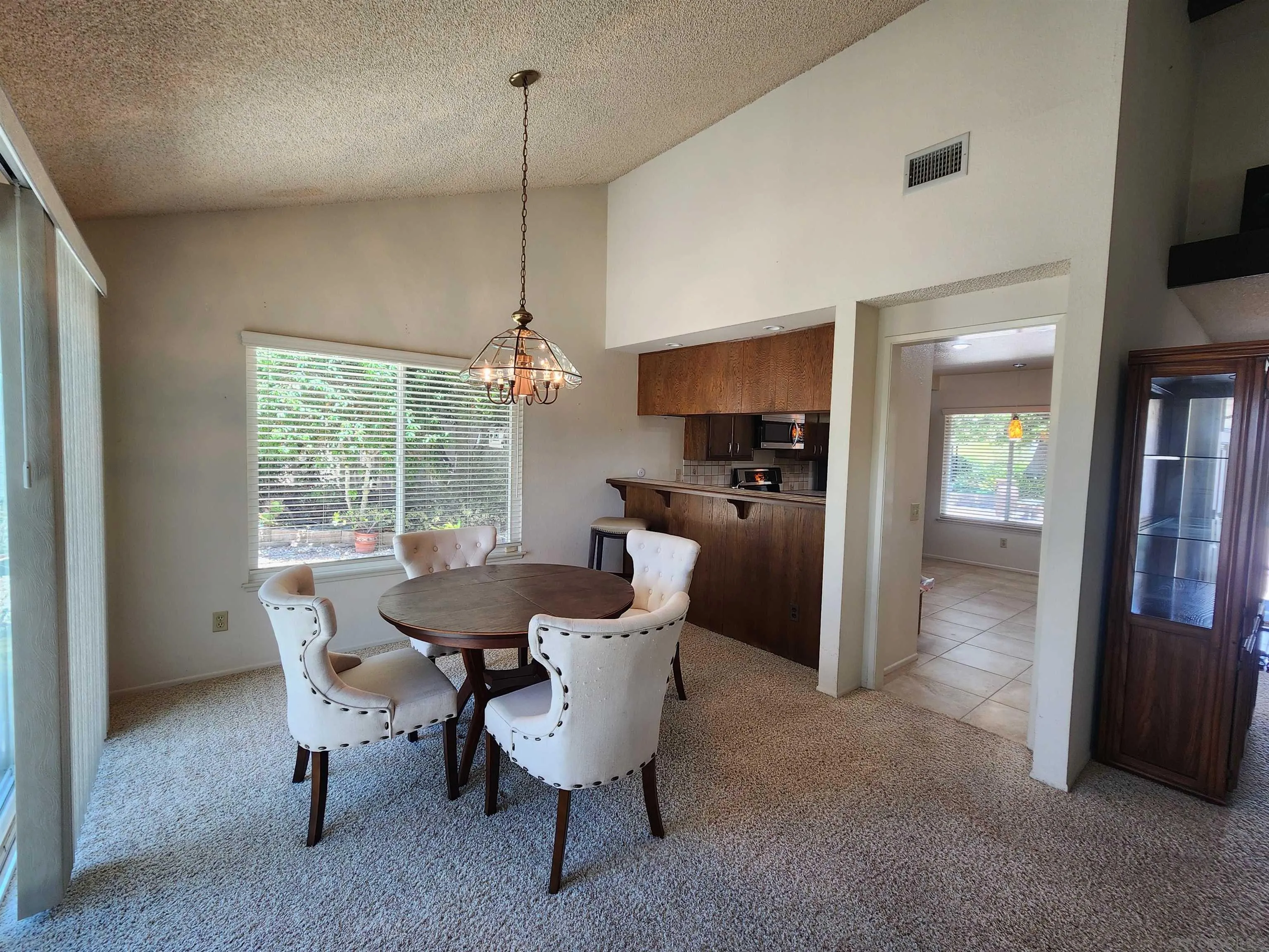 https://cdn.realtyfeed.com/cdn/127/260016207/c67adc4eabfc2363282c968c940735f5.webp