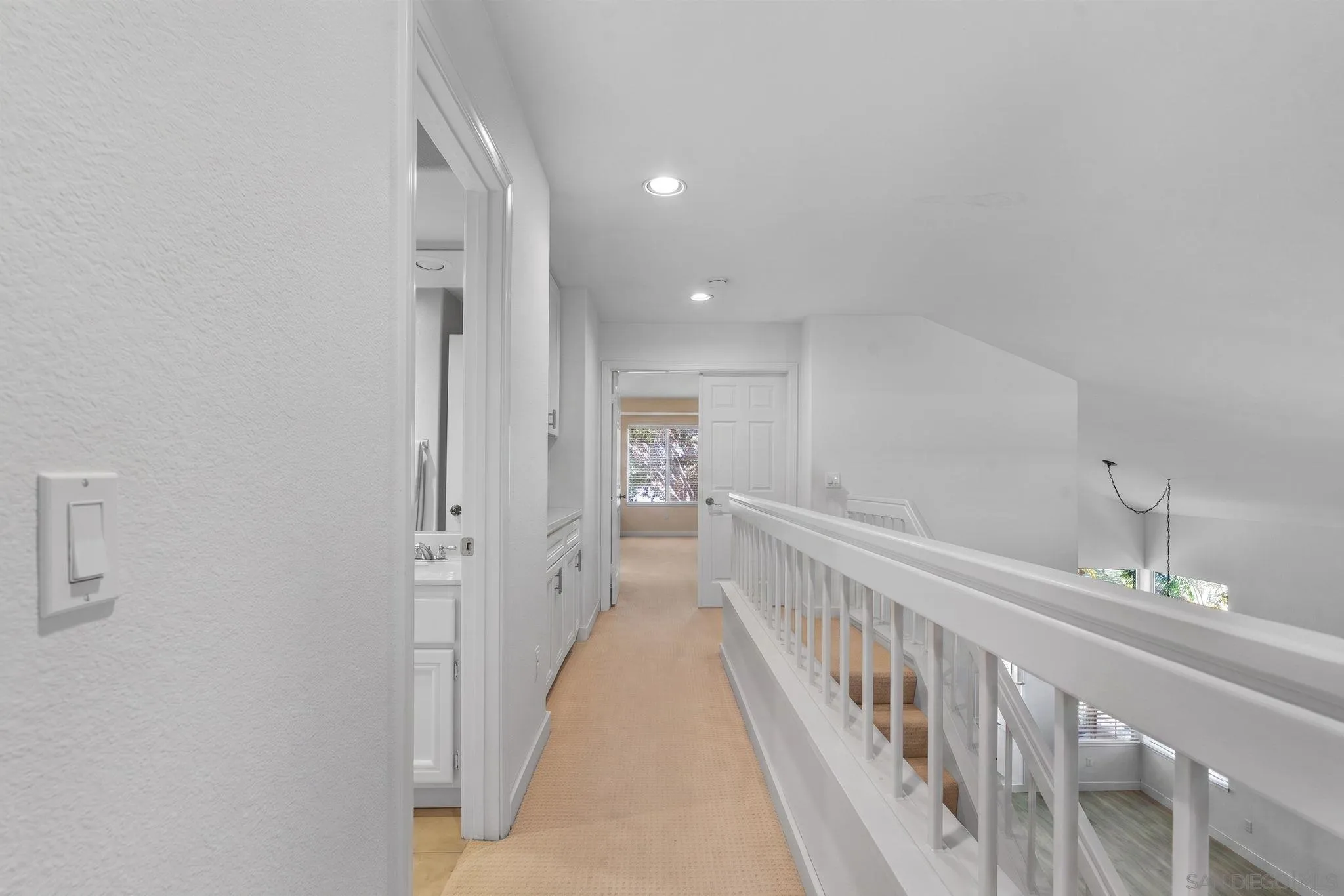 https://cdn.realtyfeed.com/cdn/127/260016211/4cf64738a1d489a9b68846873a44a890.webp