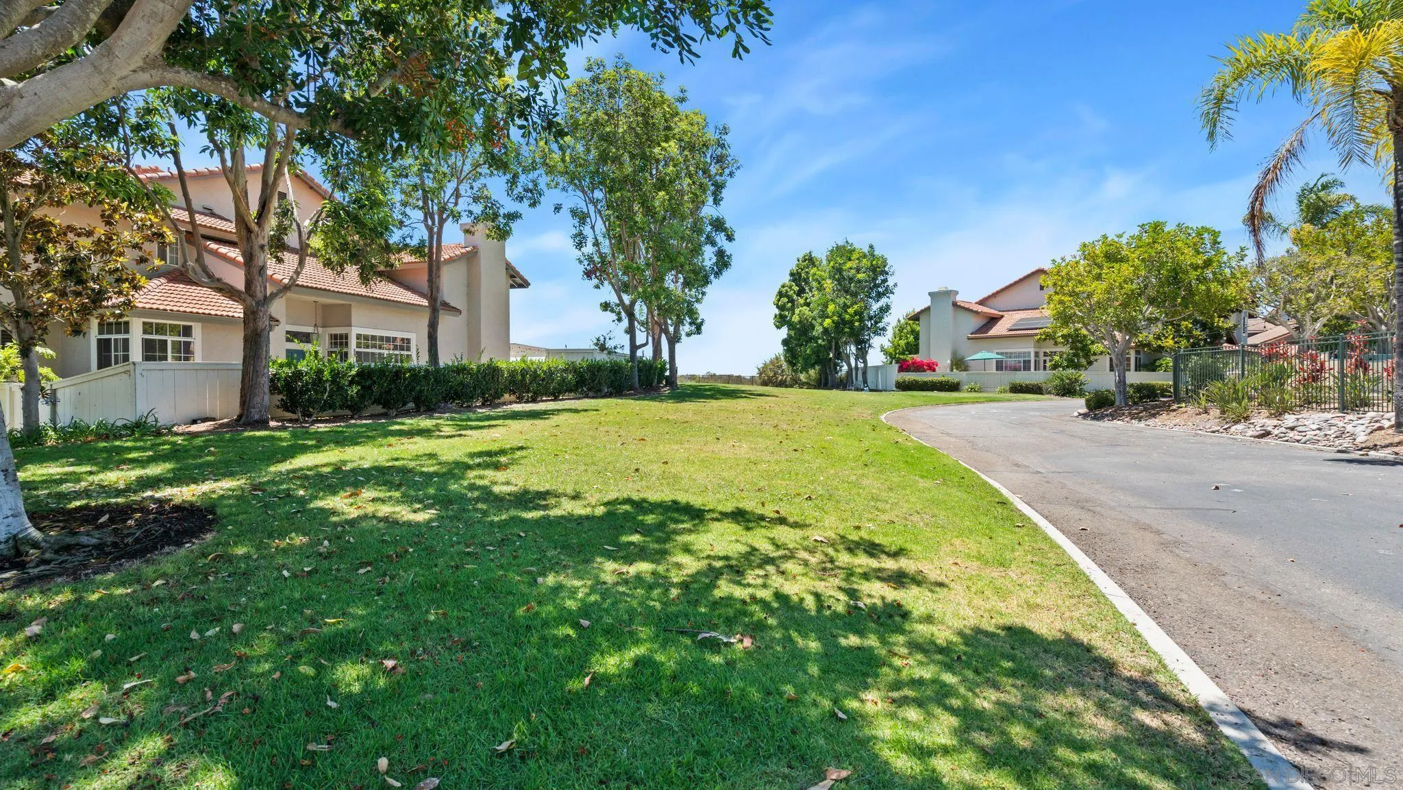 https://cdn.realtyfeed.com/cdn/127/260016211/828a2cf84645366b1f60500effac0889.webp