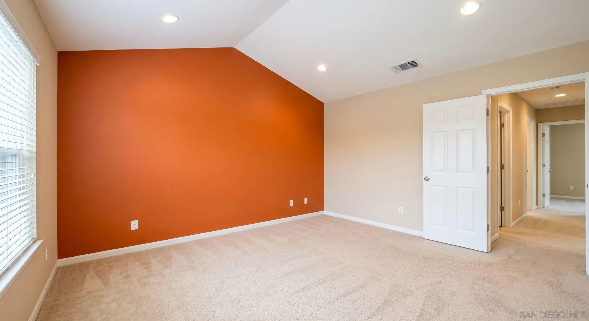 https://cdn.realtyfeed.com/cdn/127/260016211/a4f2855b891792d0917be15d18588a5e.webp