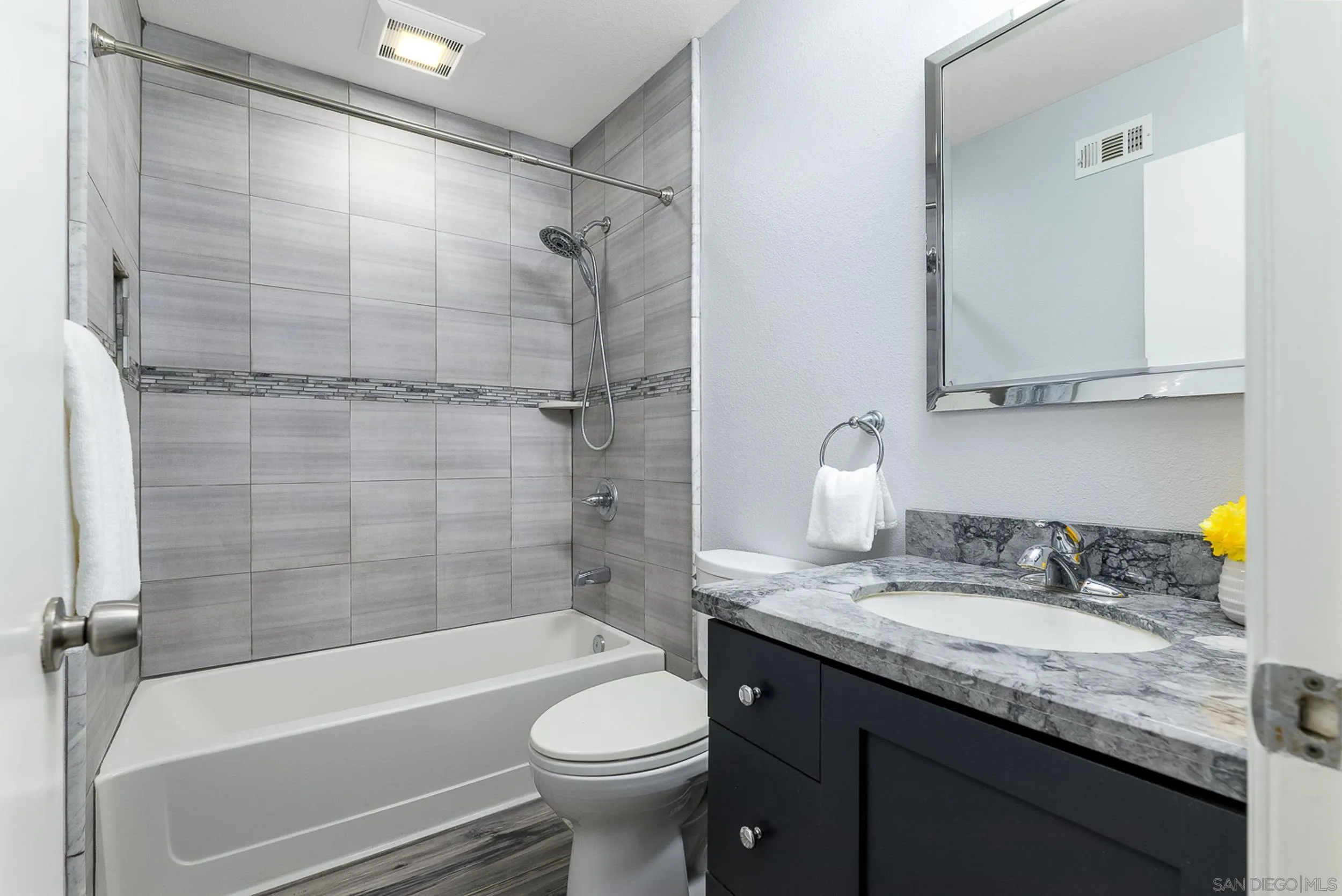https://cdn.realtyfeed.com/cdn/127/260016215/0e794cf7715fca2683992d34906650db.webp