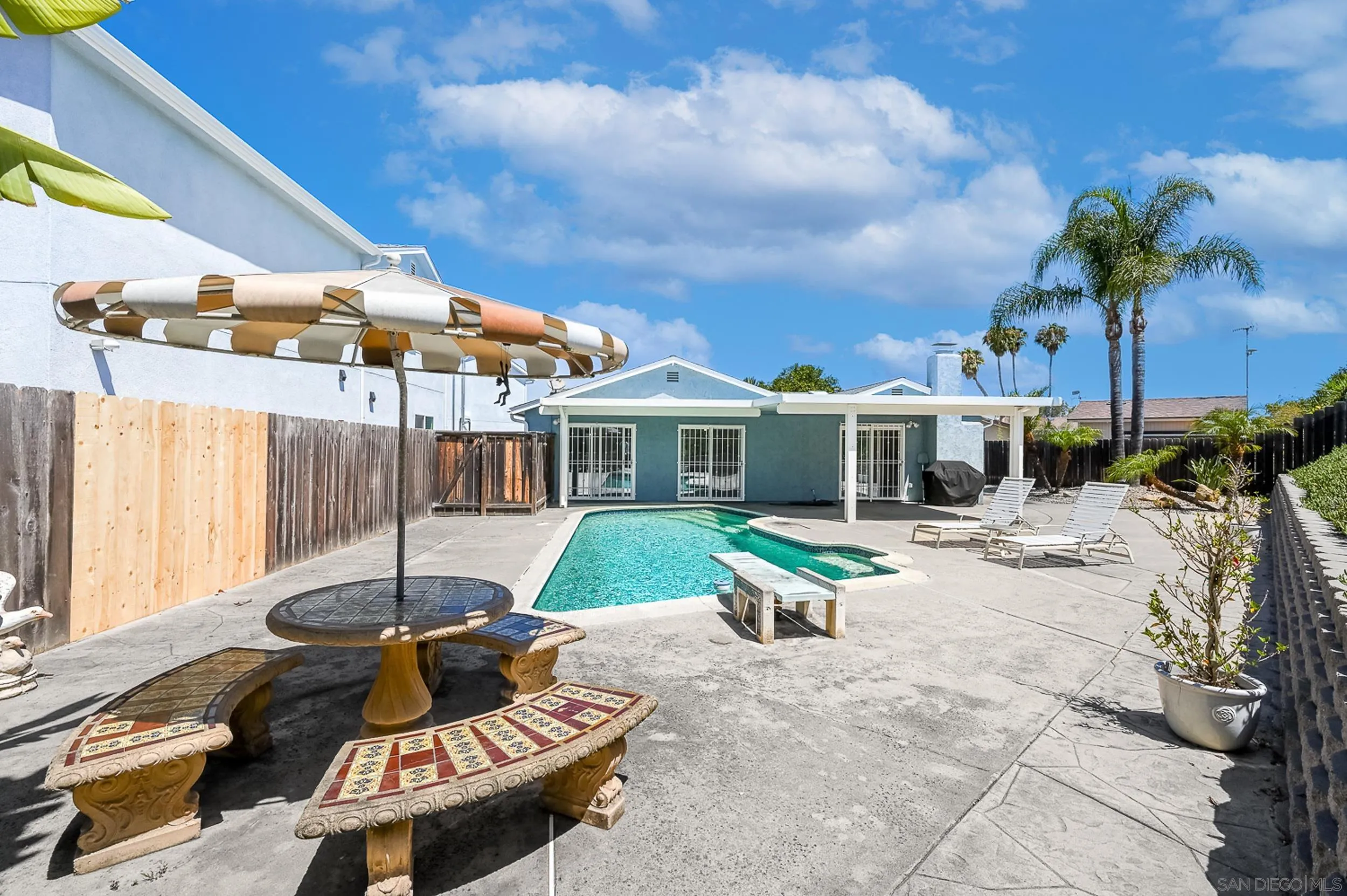 https://cdn.realtyfeed.com/cdn/127/260016215/40e1de68c25c785523b3e00cde80e779.webp