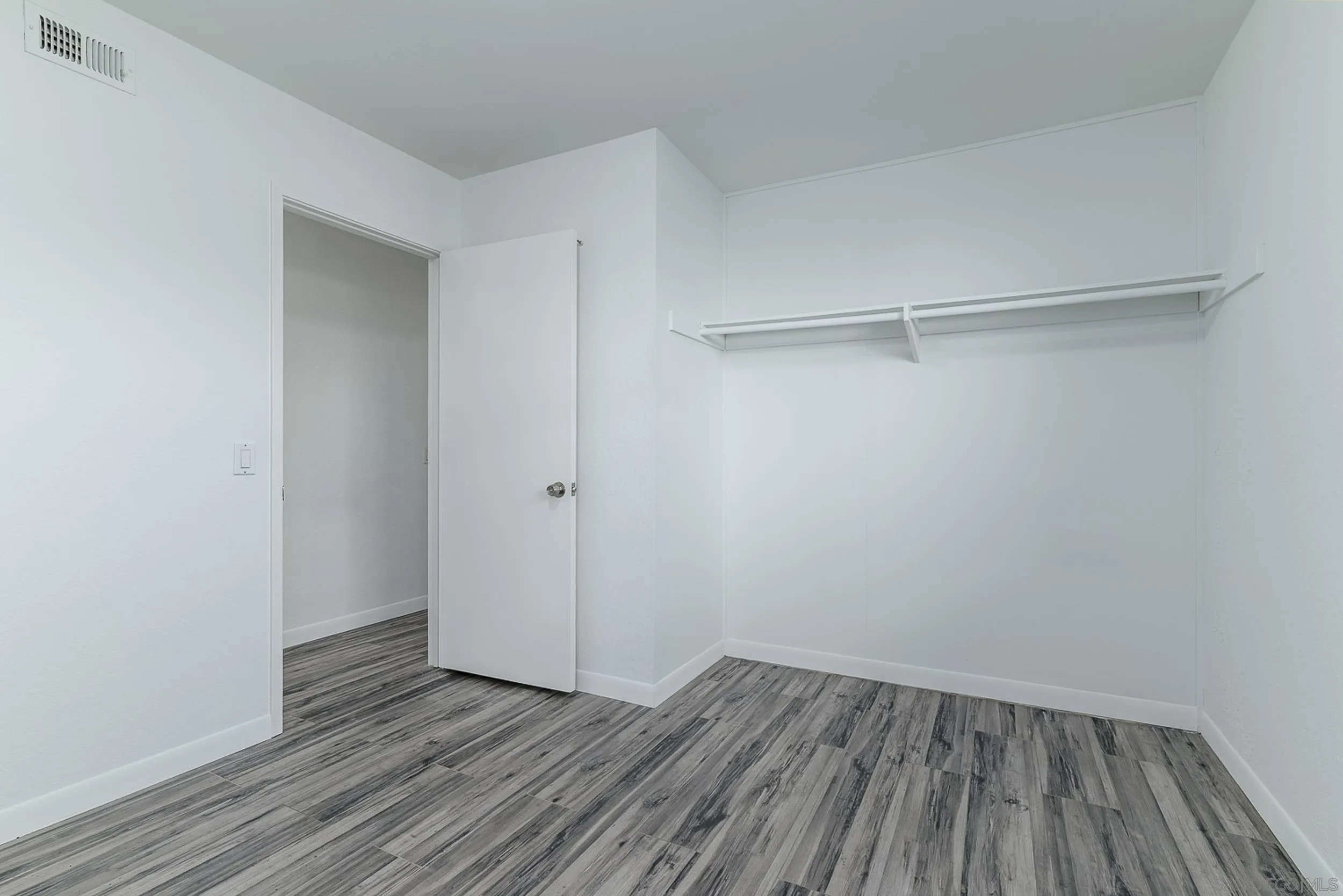 https://cdn.realtyfeed.com/cdn/127/260016215/541d0f6722231667a4e98062cf0d16cf.webp