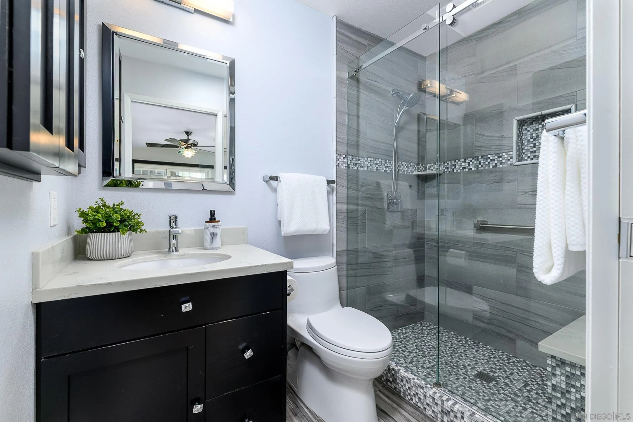 https://cdn.realtyfeed.com/cdn/127/260016215/653d1b347273be2ce3d3288dc0e66a8b.webp