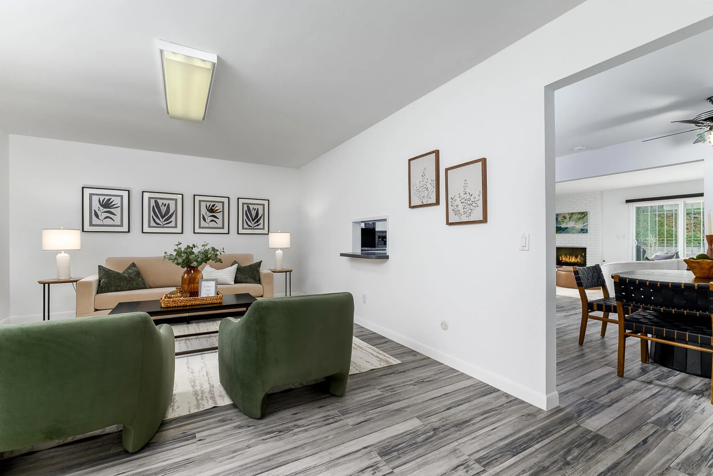 https://cdn.realtyfeed.com/cdn/127/260016215/cb059d32b6fb8d543546575571649f7e.webp