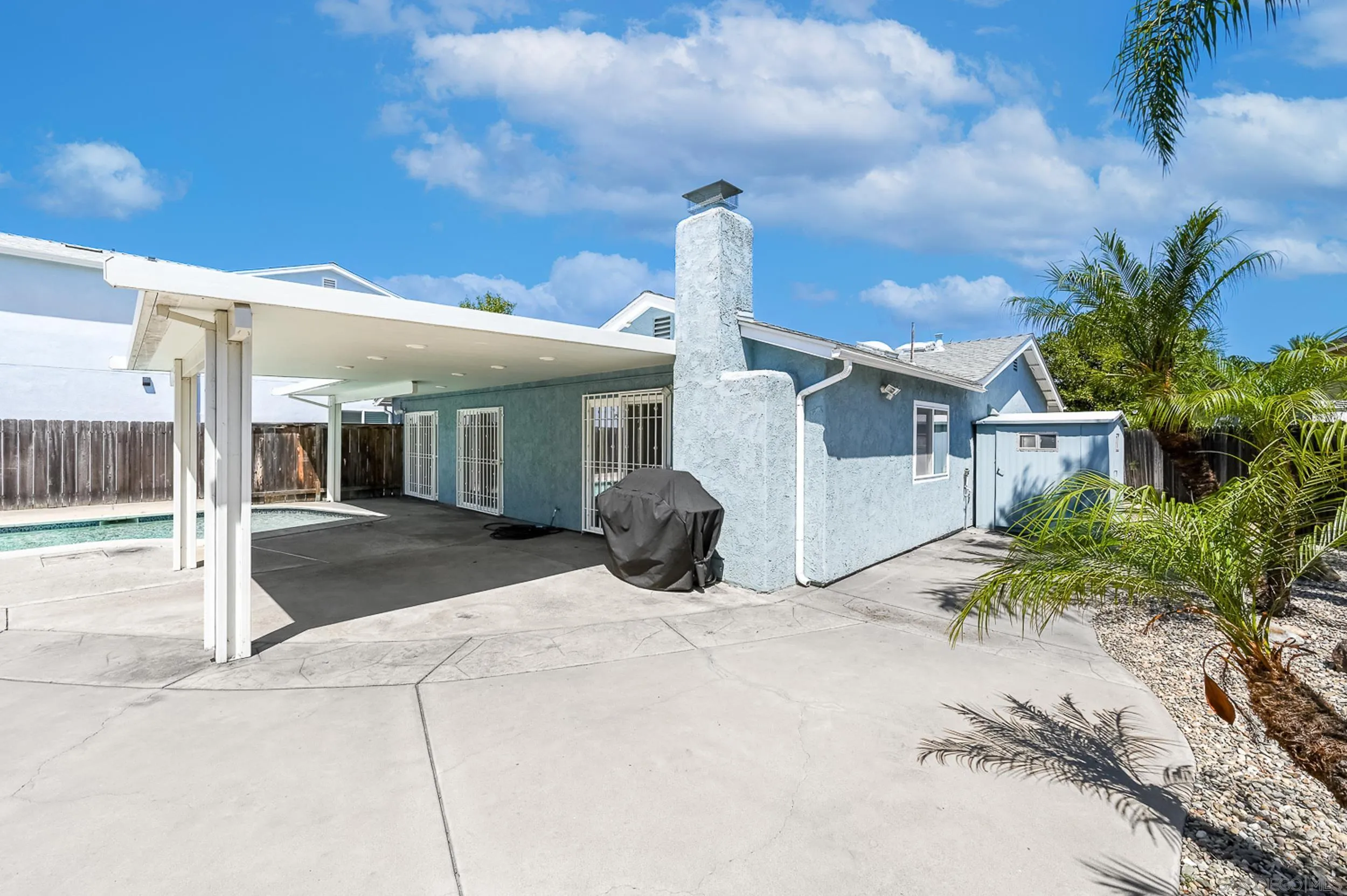 https://cdn.realtyfeed.com/cdn/127/260016215/cfb14b4f81e9c01807eed763e5127fc5.webp