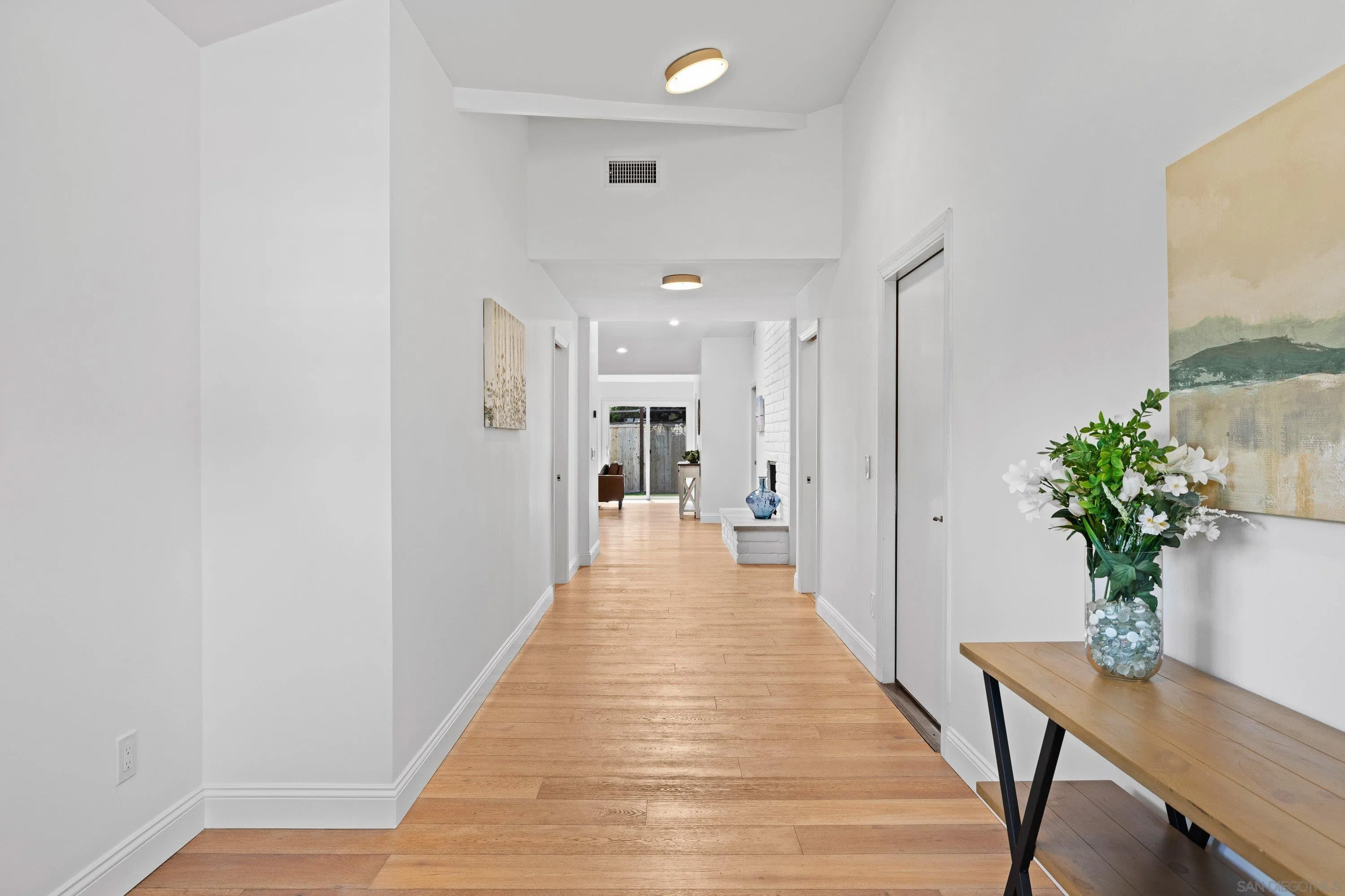 https://cdn.realtyfeed.com/cdn/127/260016221/134811cbbeaaf368ccf5e7f4567746f1.webp