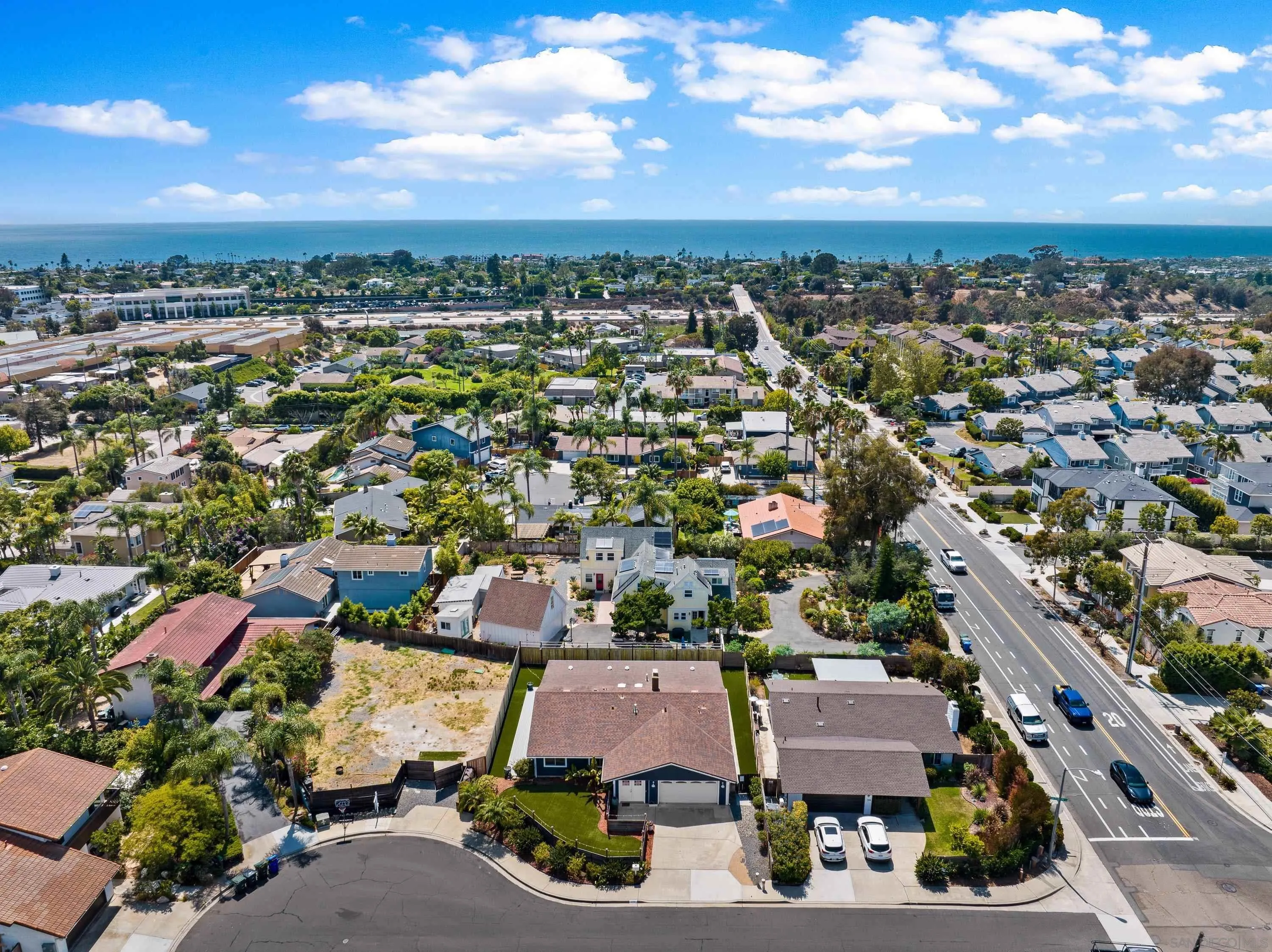 https://cdn.realtyfeed.com/cdn/127/260016221/190ceb2486887be33d98efcd508ffaad.webp