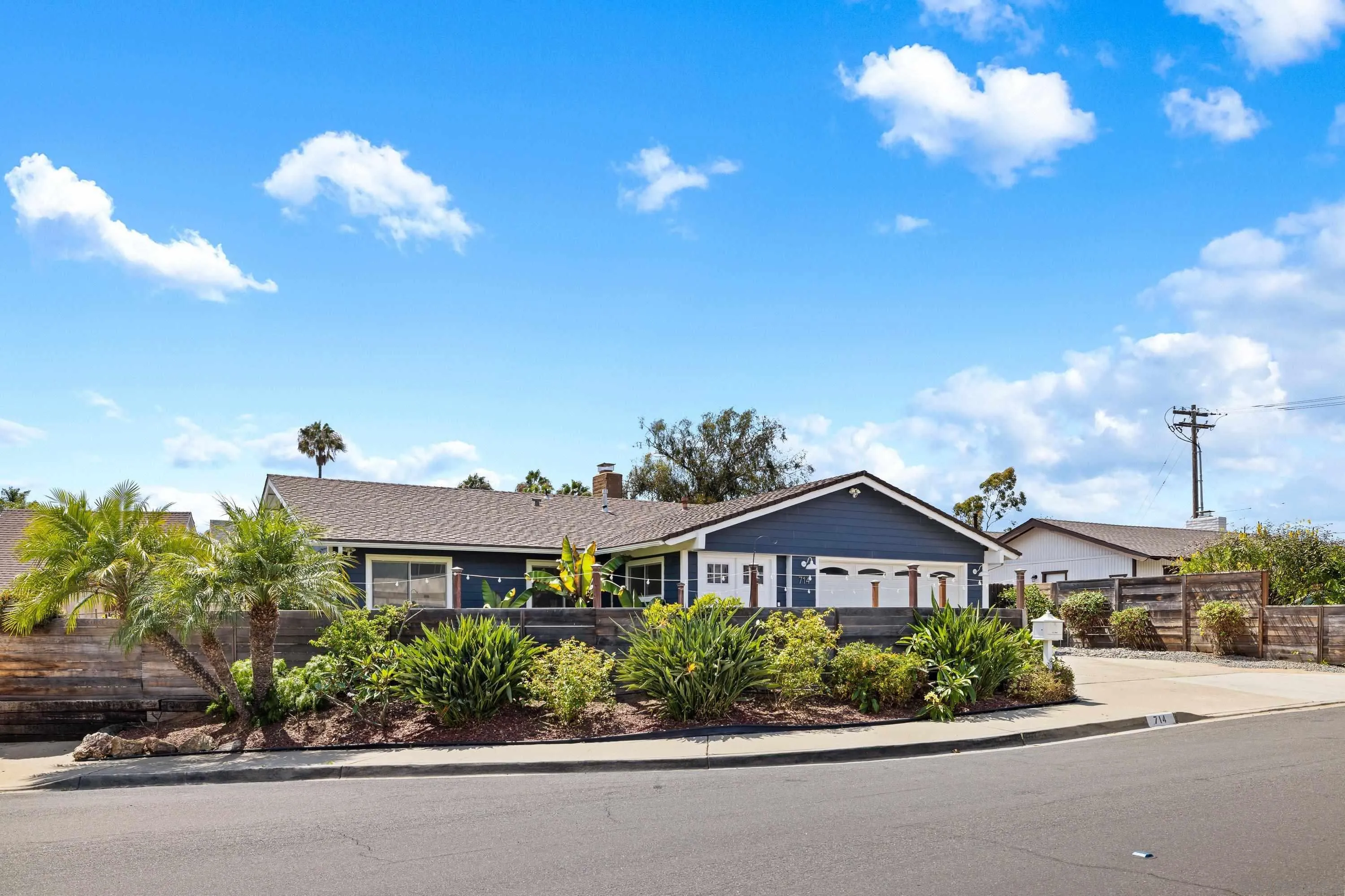 https://cdn.realtyfeed.com/cdn/127/260016221/43937c52edf0e41772e90fc4a57c6123.webp