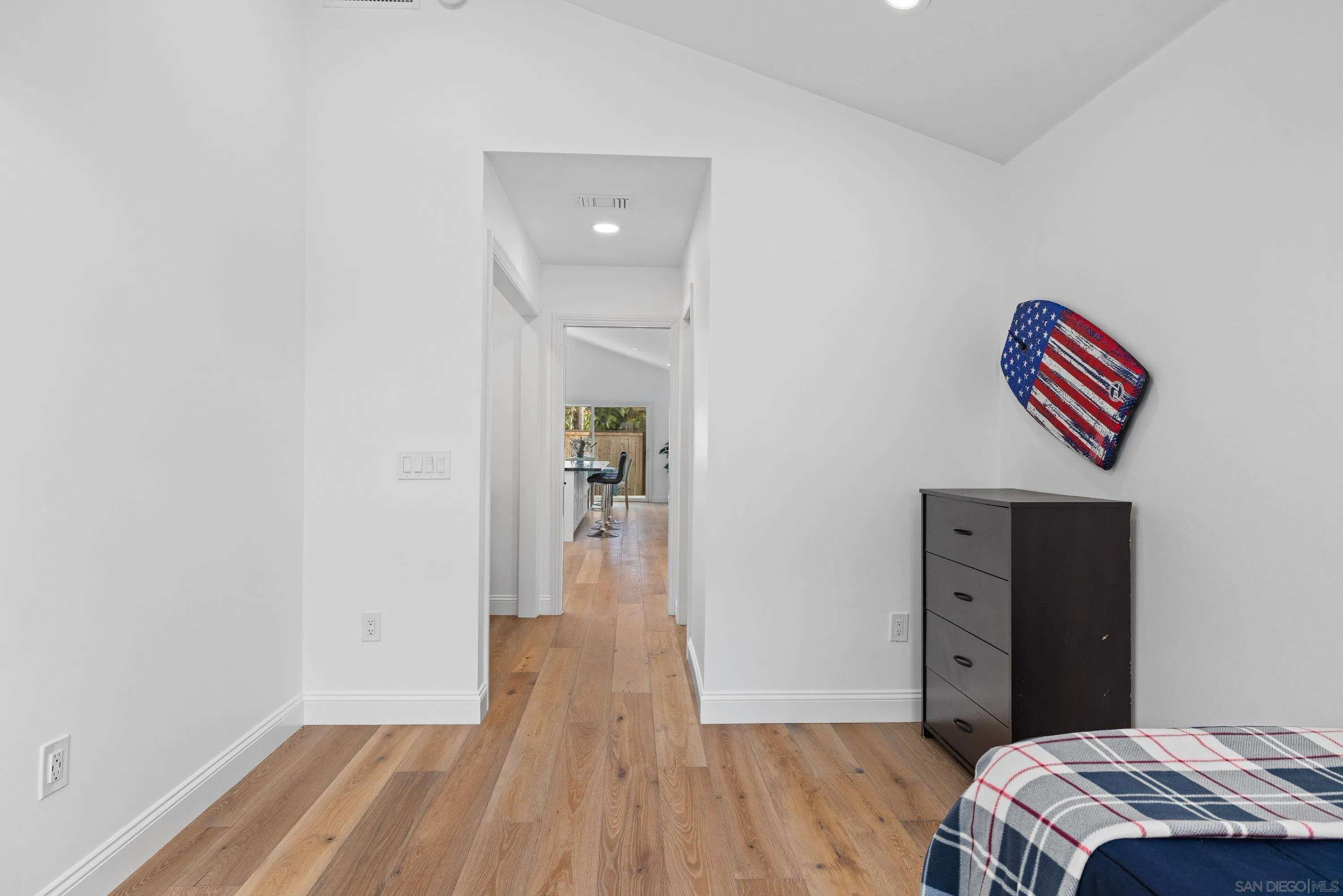 https://cdn.realtyfeed.com/cdn/127/260016221/5f861f62d10ca0042fe7dd0ce96dcd62.webp