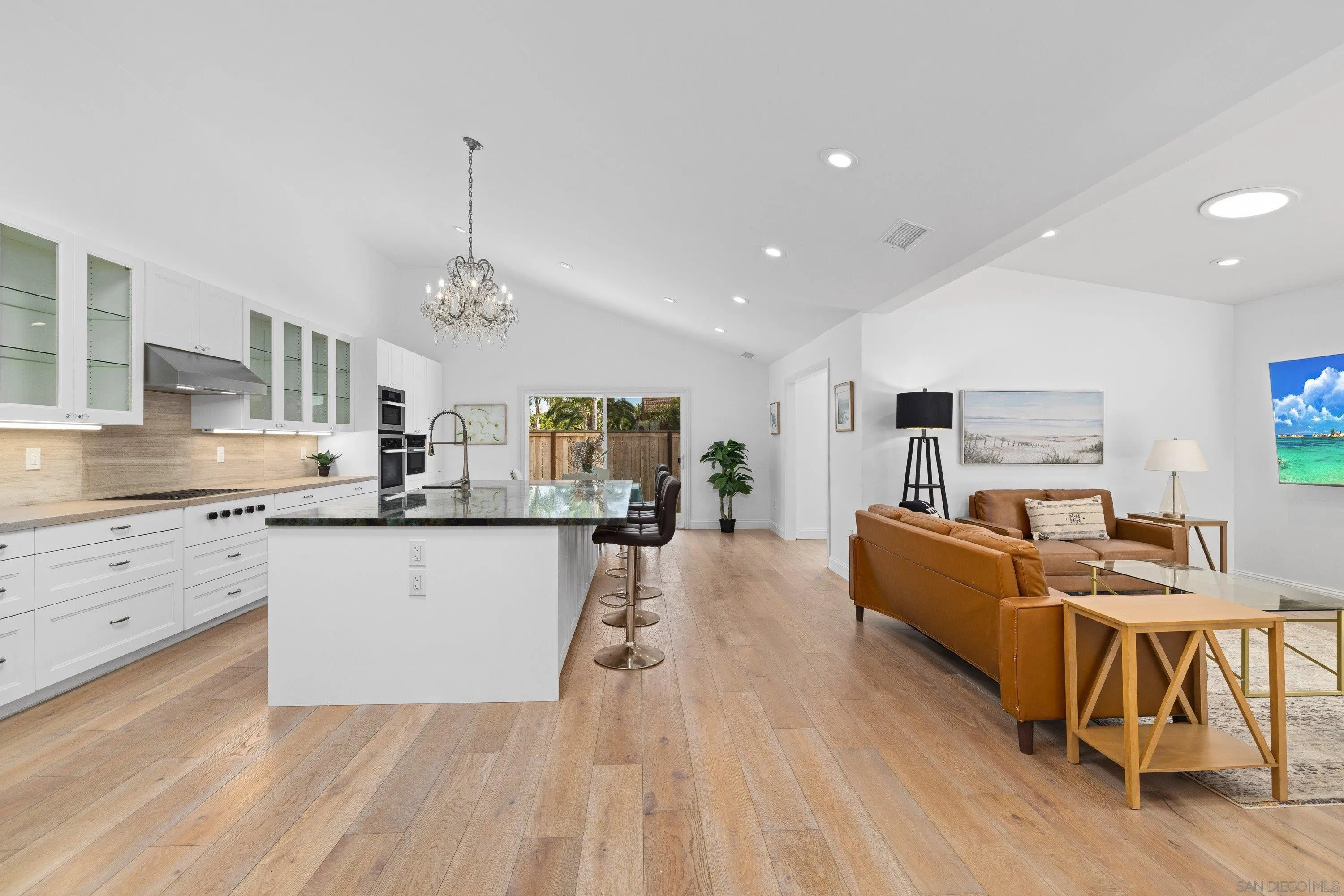 https://cdn.realtyfeed.com/cdn/127/260016221/674eeae1dd0083286506899a8ad23207.webp