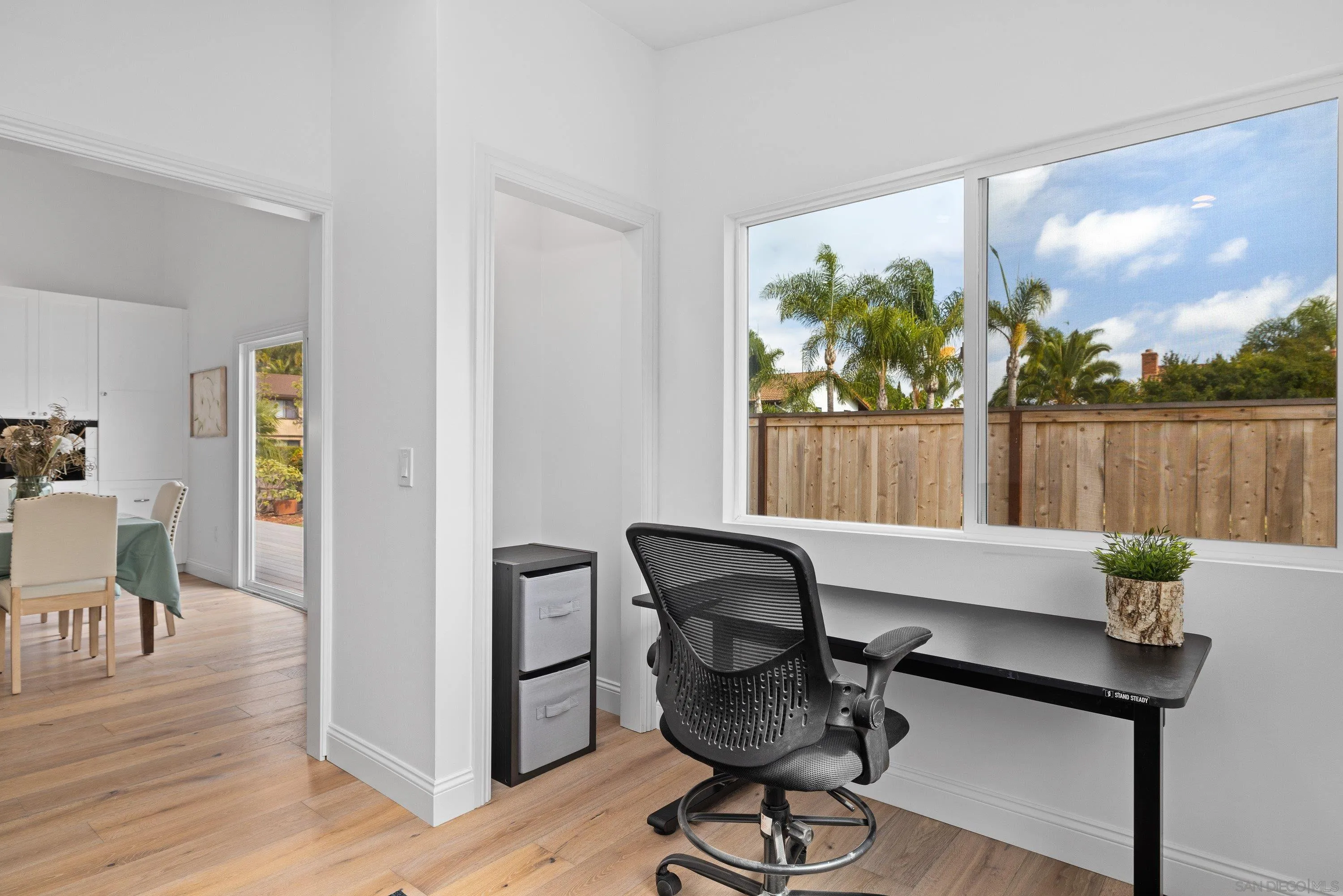 https://cdn.realtyfeed.com/cdn/127/260016221/9f1375ef28a21b6aab44b662bc7f6cb0.webp