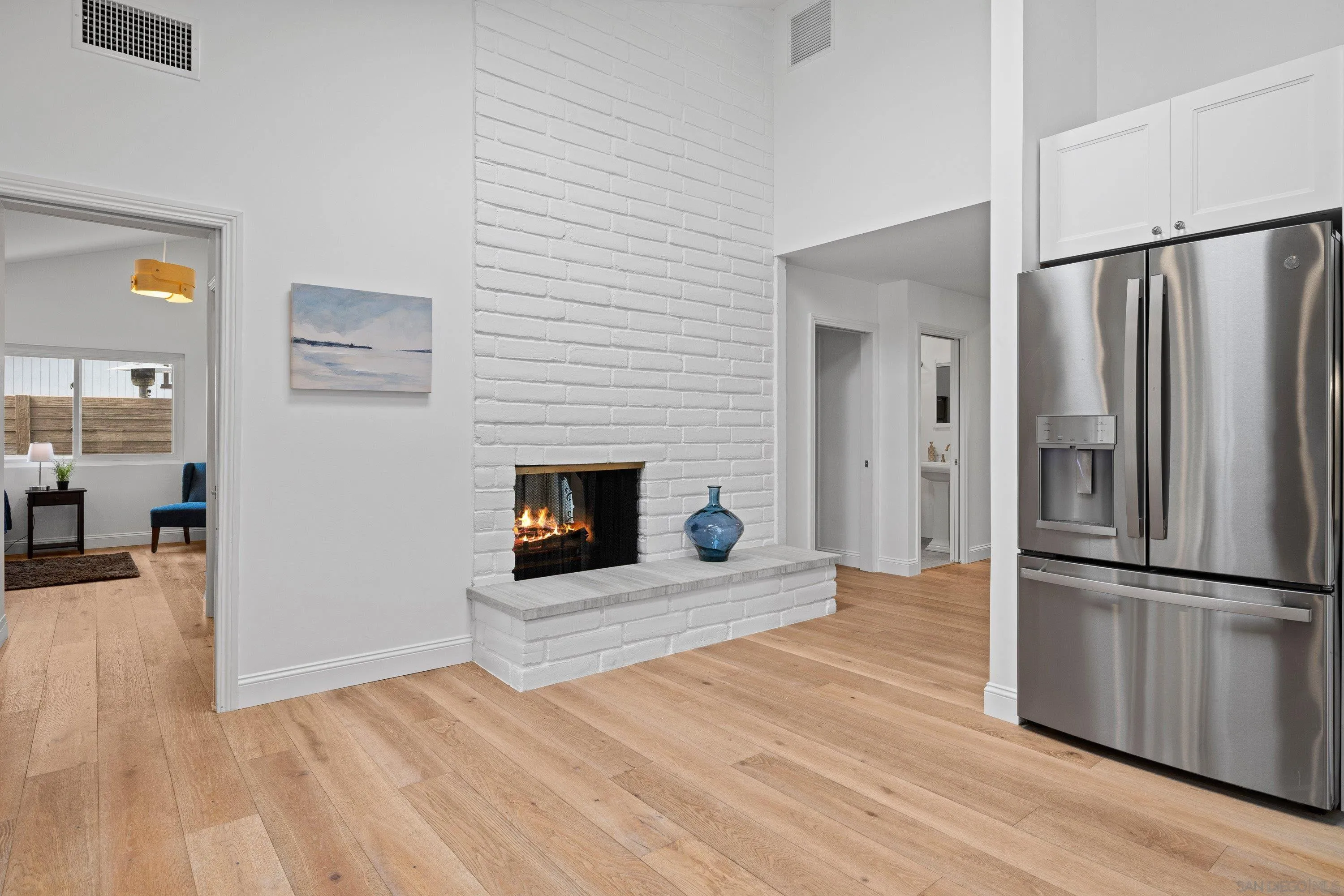 https://cdn.realtyfeed.com/cdn/127/260016221/b5d2dd3e94f92f2d5334422f3499bcd5.webp