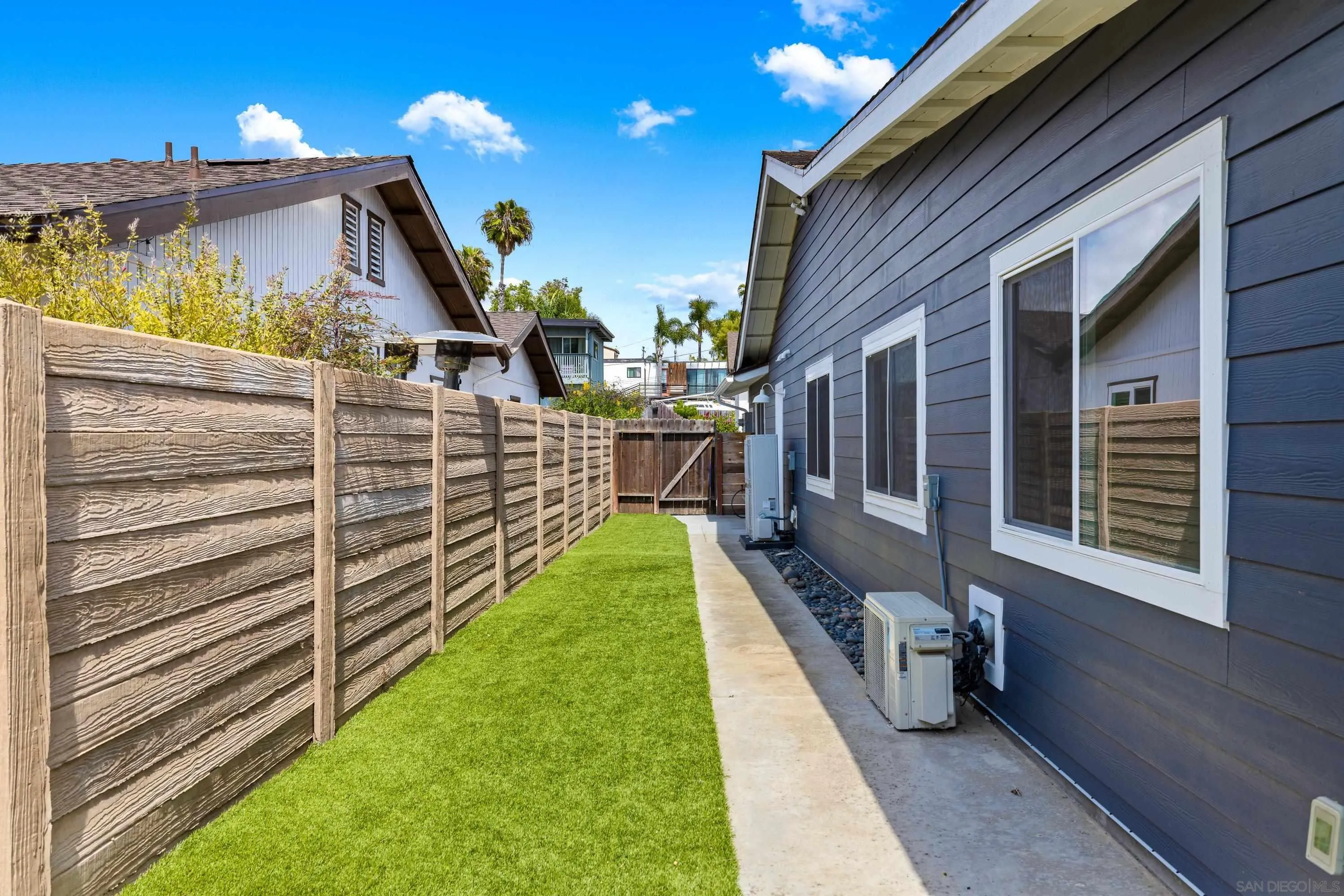 https://cdn.realtyfeed.com/cdn/127/260016221/cc736ba28a308c69cca90c6854ef7d11.webp