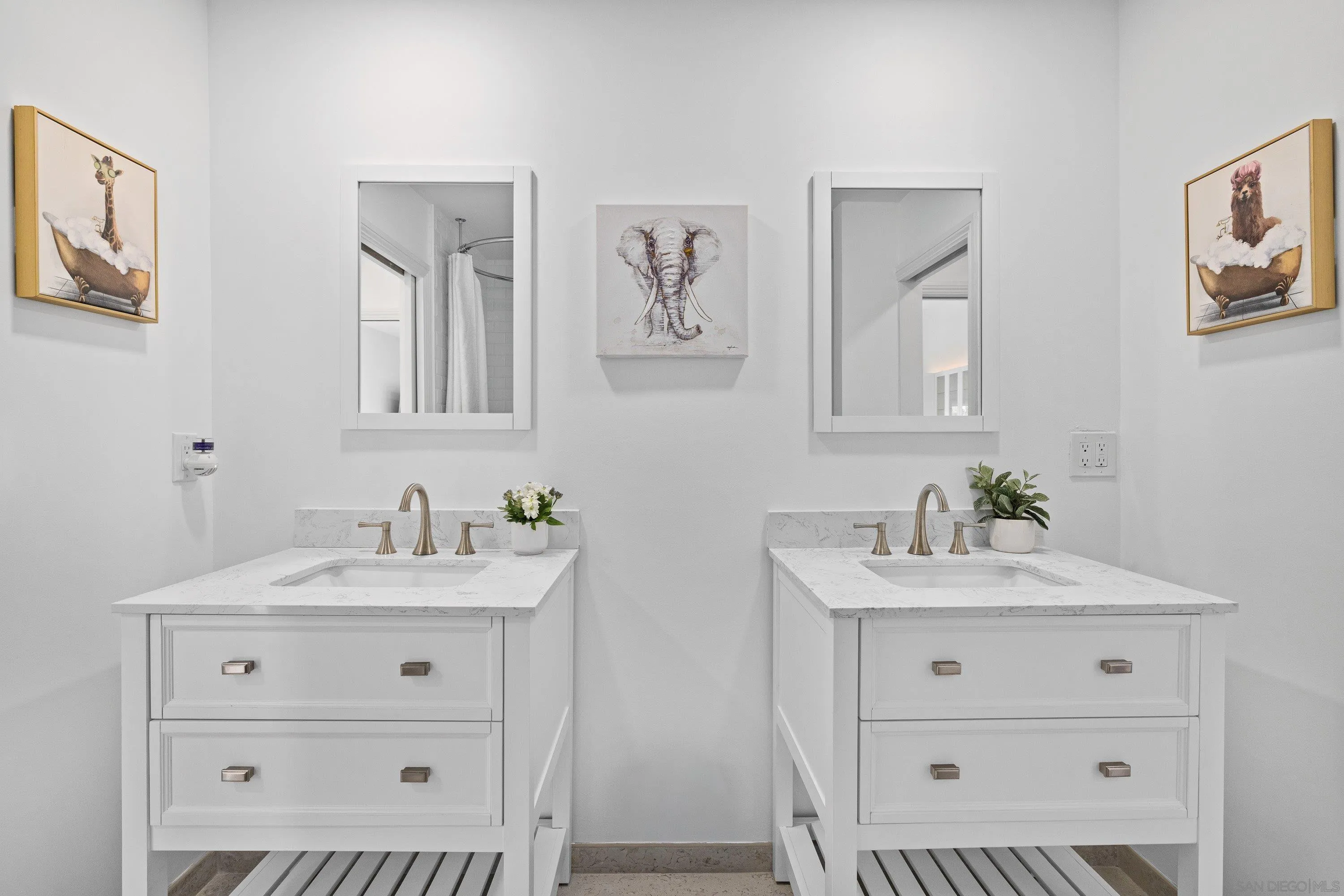 https://cdn.realtyfeed.com/cdn/127/260016221/e2b299611569a2497e9bd25f10012fd2.webp