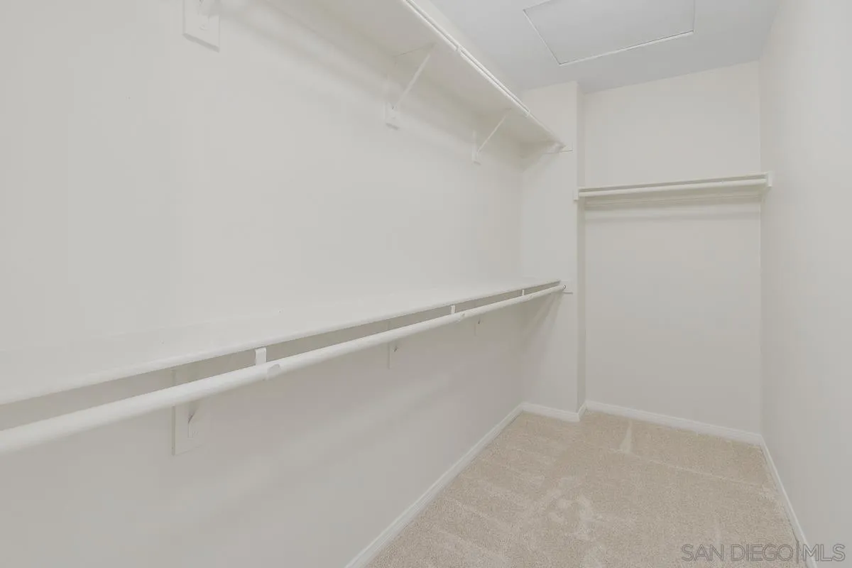 https://cdn.realtyfeed.com/cdn/127/260016222/5d99bdeaae13c4254d87810b11d45835.webp