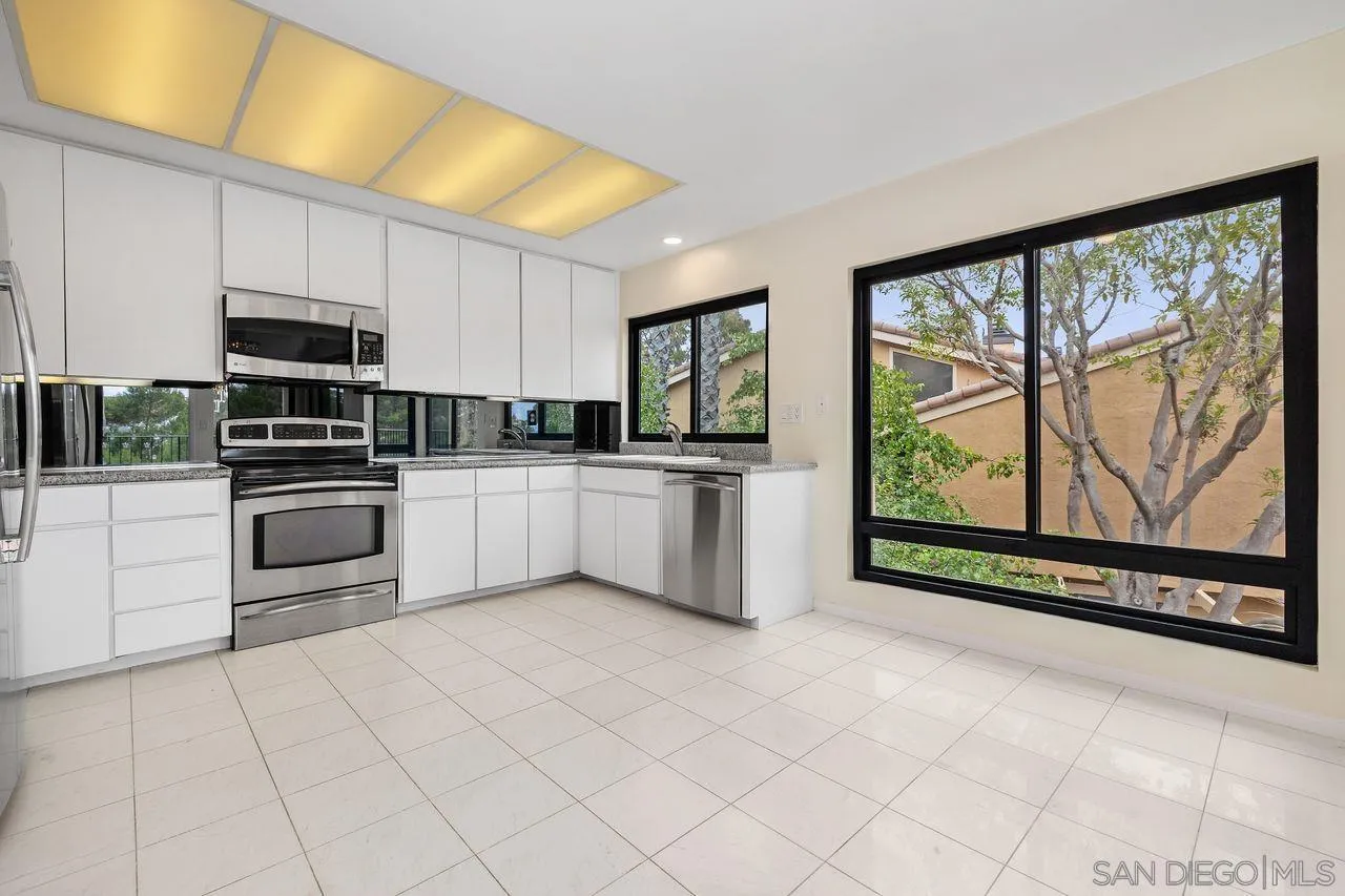 Photo #10: 260016231 Listing: Photo #10