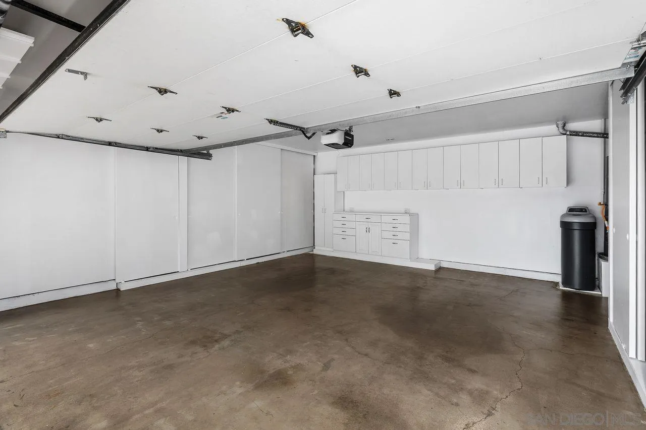 https://cdn.realtyfeed.com/cdn/127/260016231/33f958f8069ebb3aeb3ba24d1d12c488.webp