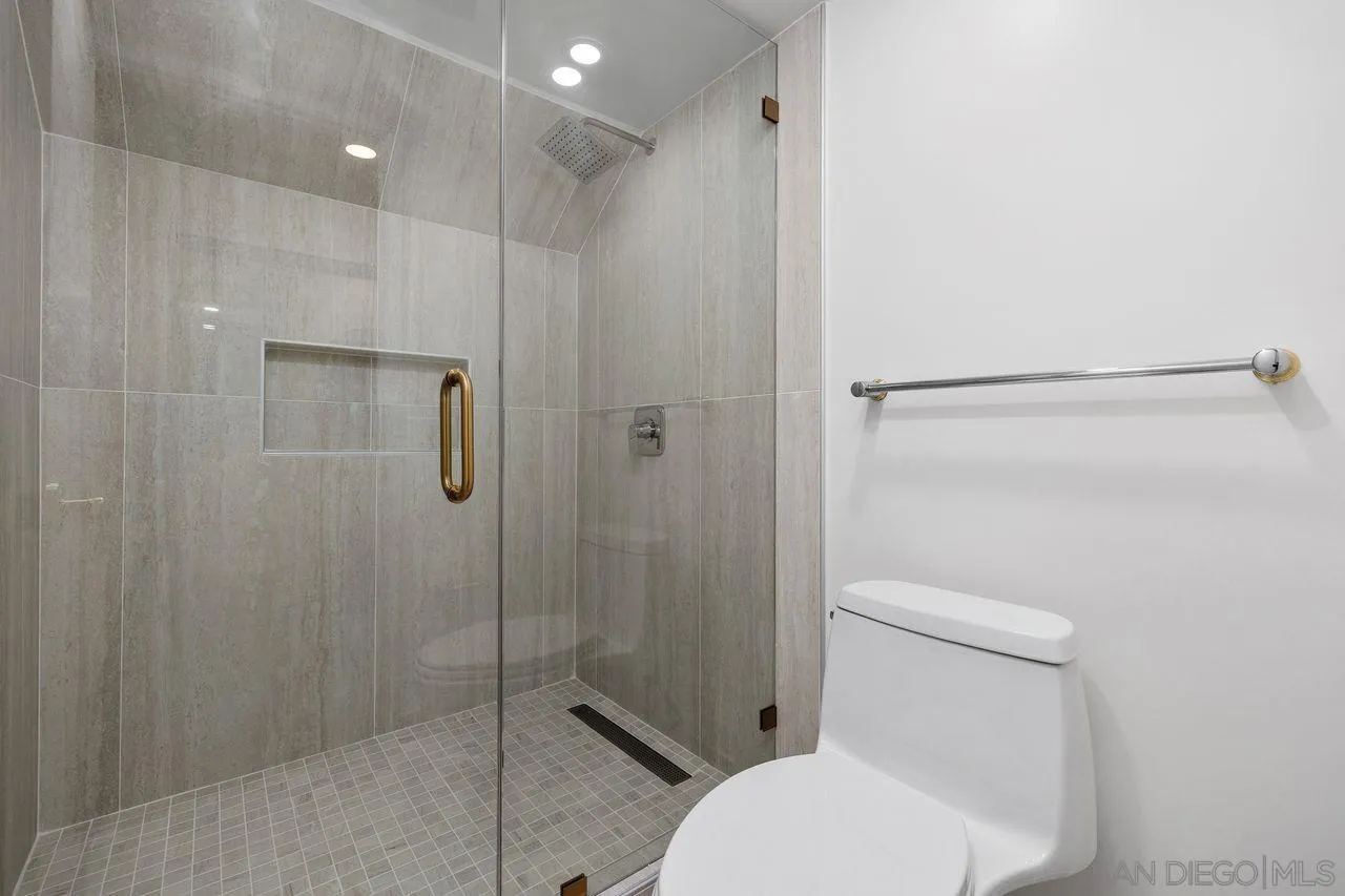 Photo #32: 260016231 Listing: Photo #32