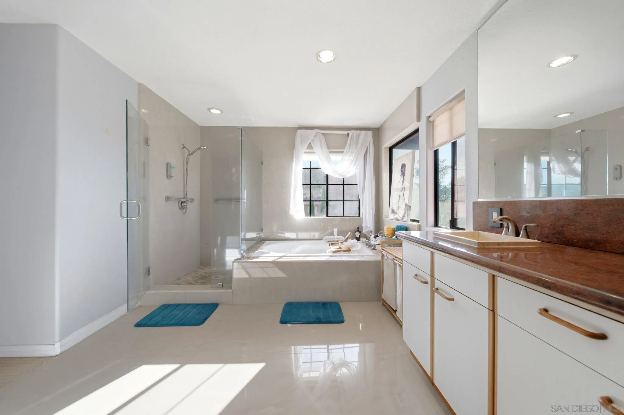 https://cdn.realtyfeed.com/cdn/127/260016232/23c7480c756ea4eb9e7e1a993103aa3d.webp