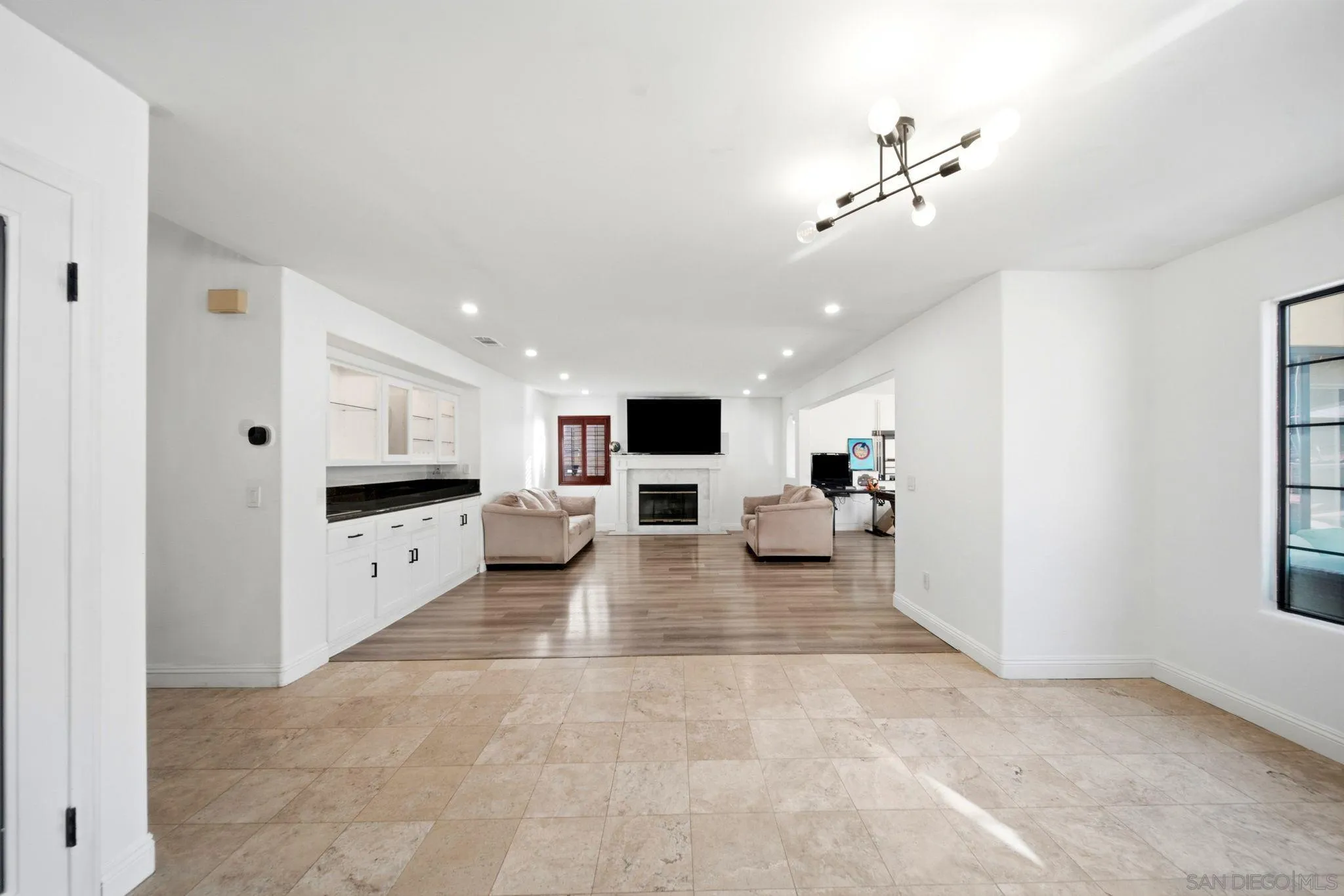 https://cdn.realtyfeed.com/cdn/127/260016232/48809a7d12a15ab0a75dc84fd84591f7.webp