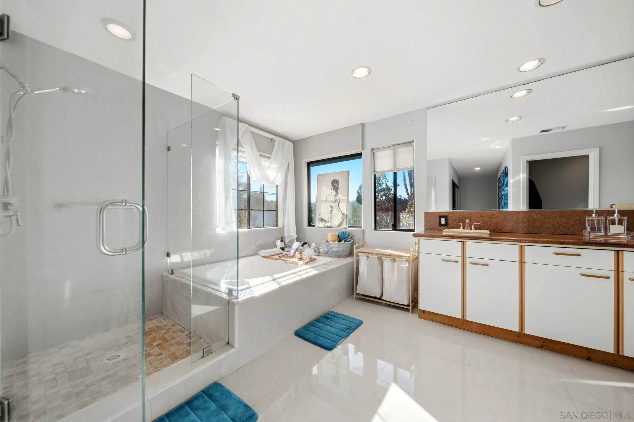 https://cdn.realtyfeed.com/cdn/127/260016232/5af4abab953a2a3531ce2f37c58d9e62.webp