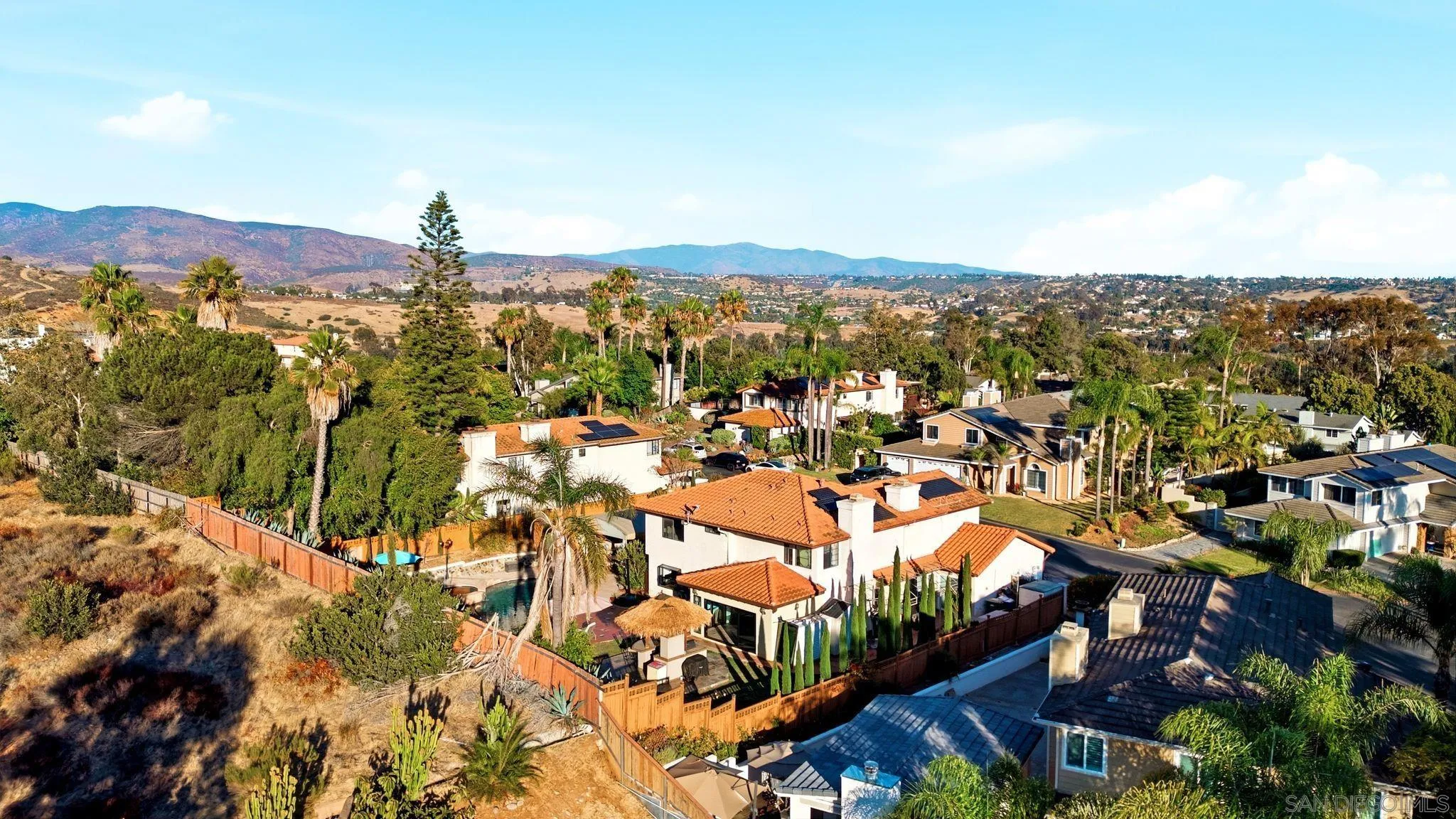 https://cdn.realtyfeed.com/cdn/127/260016232/adeeab7a8f604920e35ccb8799127772.webp