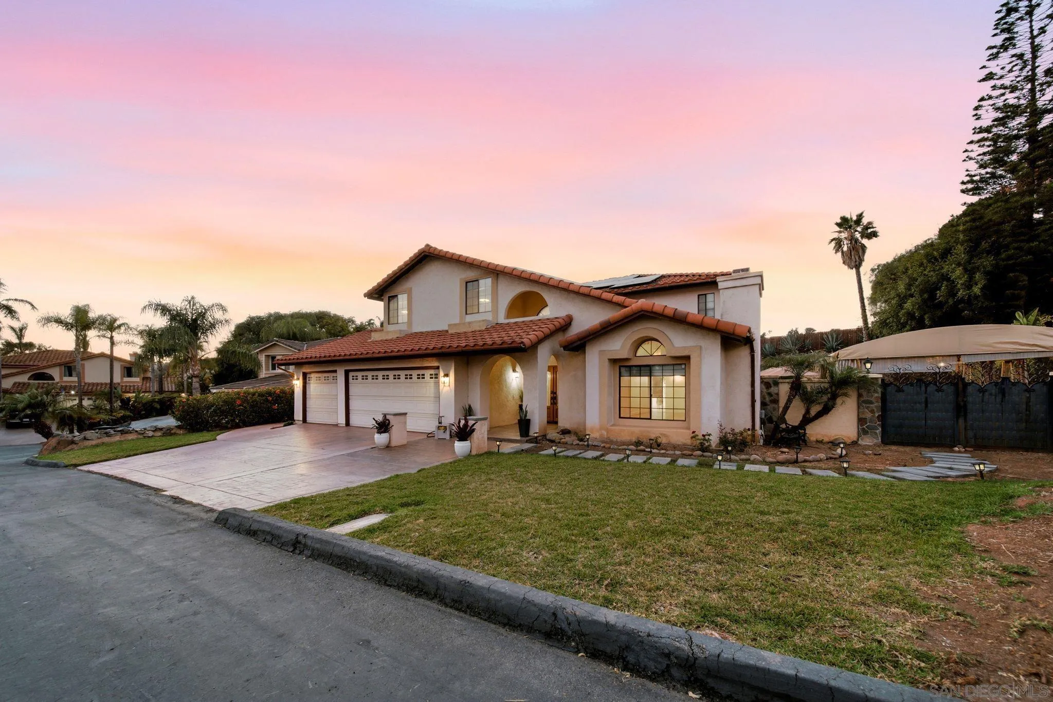 https://cdn.realtyfeed.com/cdn/127/260016232/d69455c9f9eb6129799adb875e7f76a9.webp
