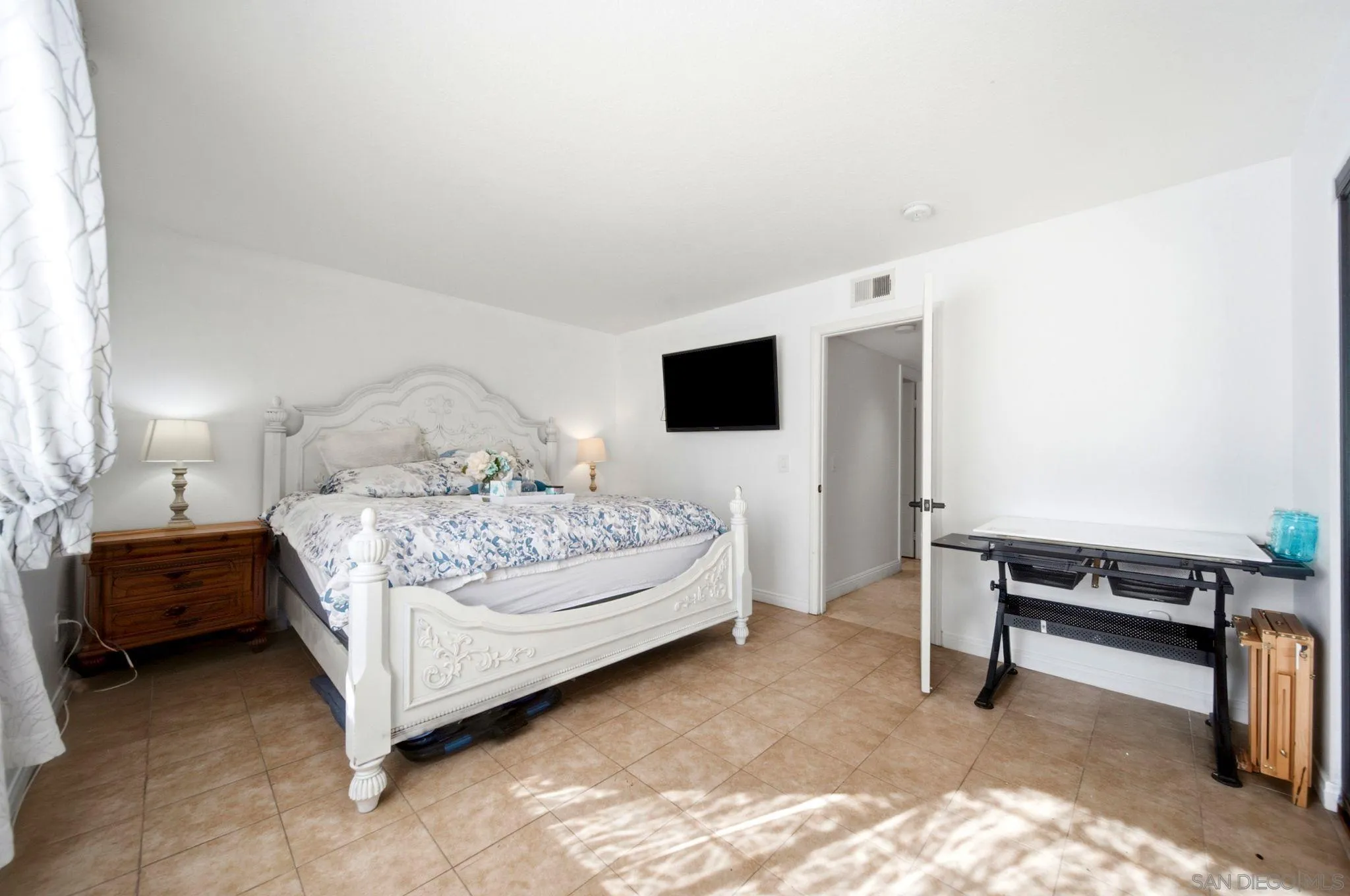 https://cdn.realtyfeed.com/cdn/127/260016232/de339deca2f771249fe0ecd2c4b9f1b6.webp