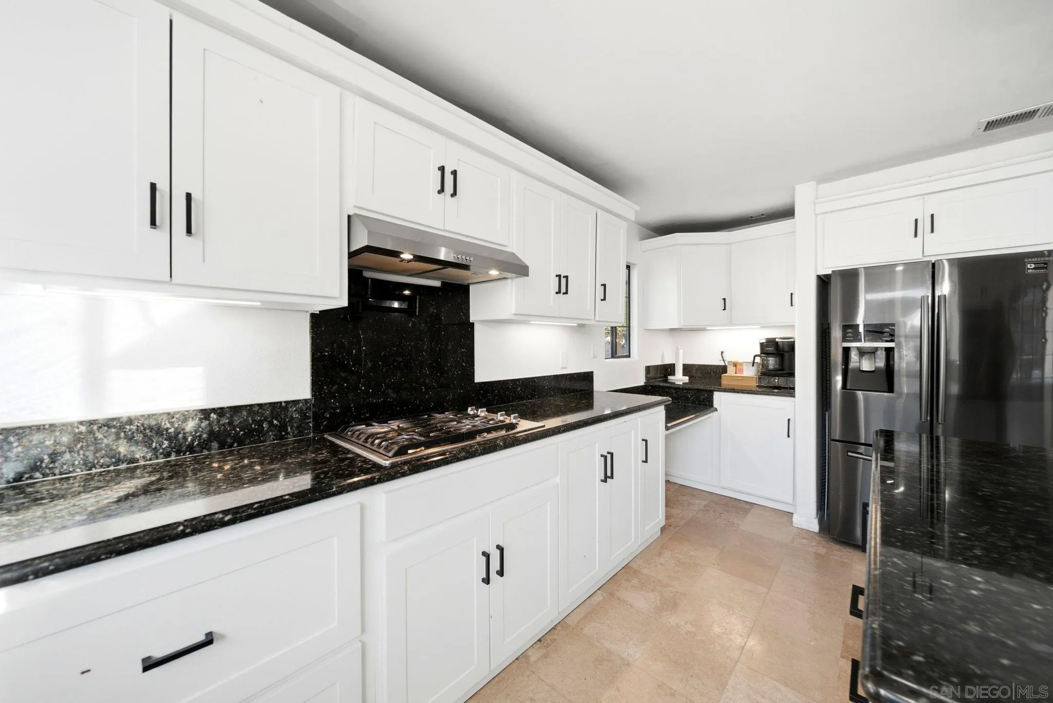 https://cdn.realtyfeed.com/cdn/127/260016232/e32d1e3e405b6f0994c153a23f944c5e.webp
