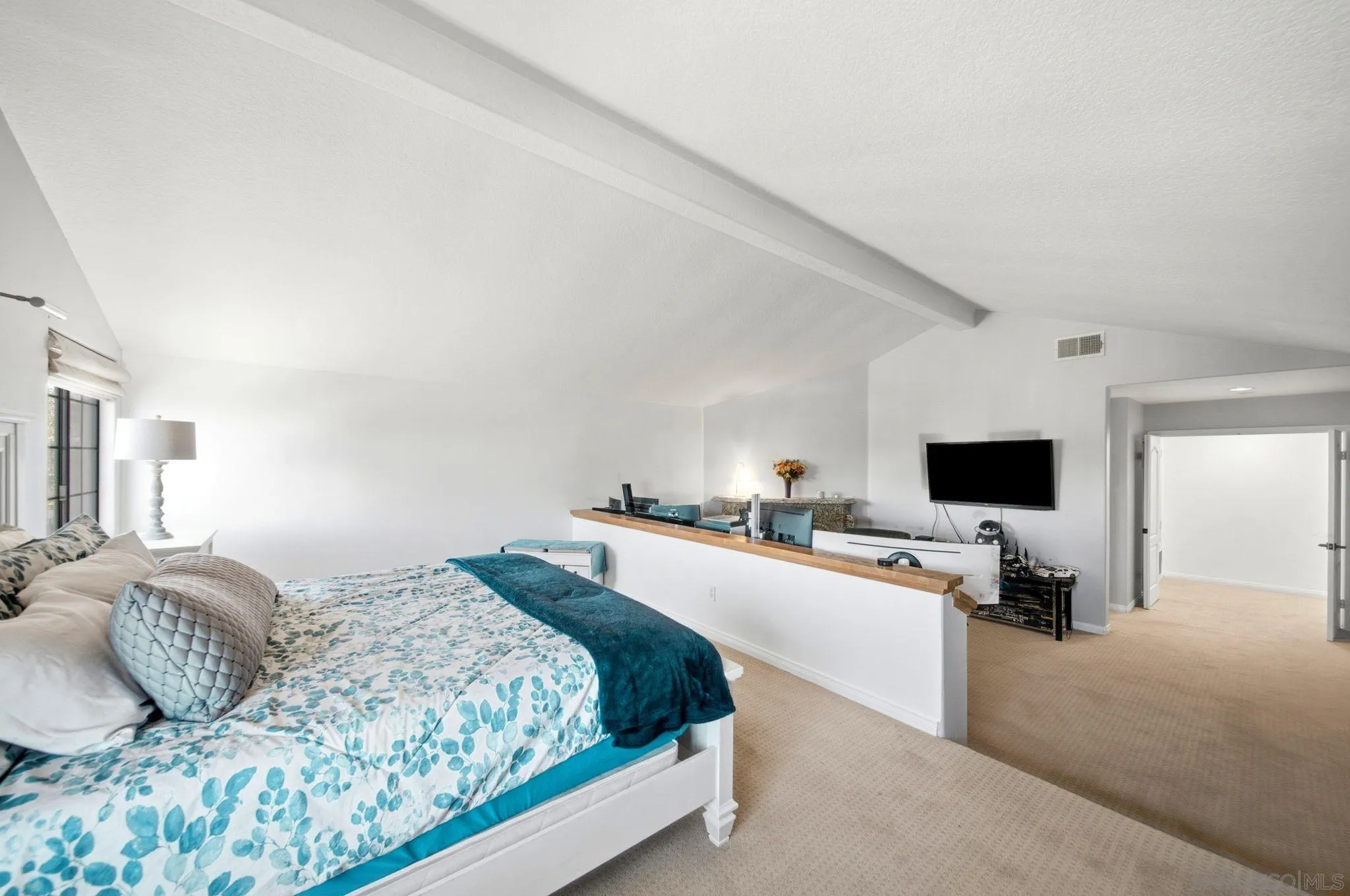 https://cdn.realtyfeed.com/cdn/127/260016232/e3a93b0ad36b7a537c161d5813e47404.webp