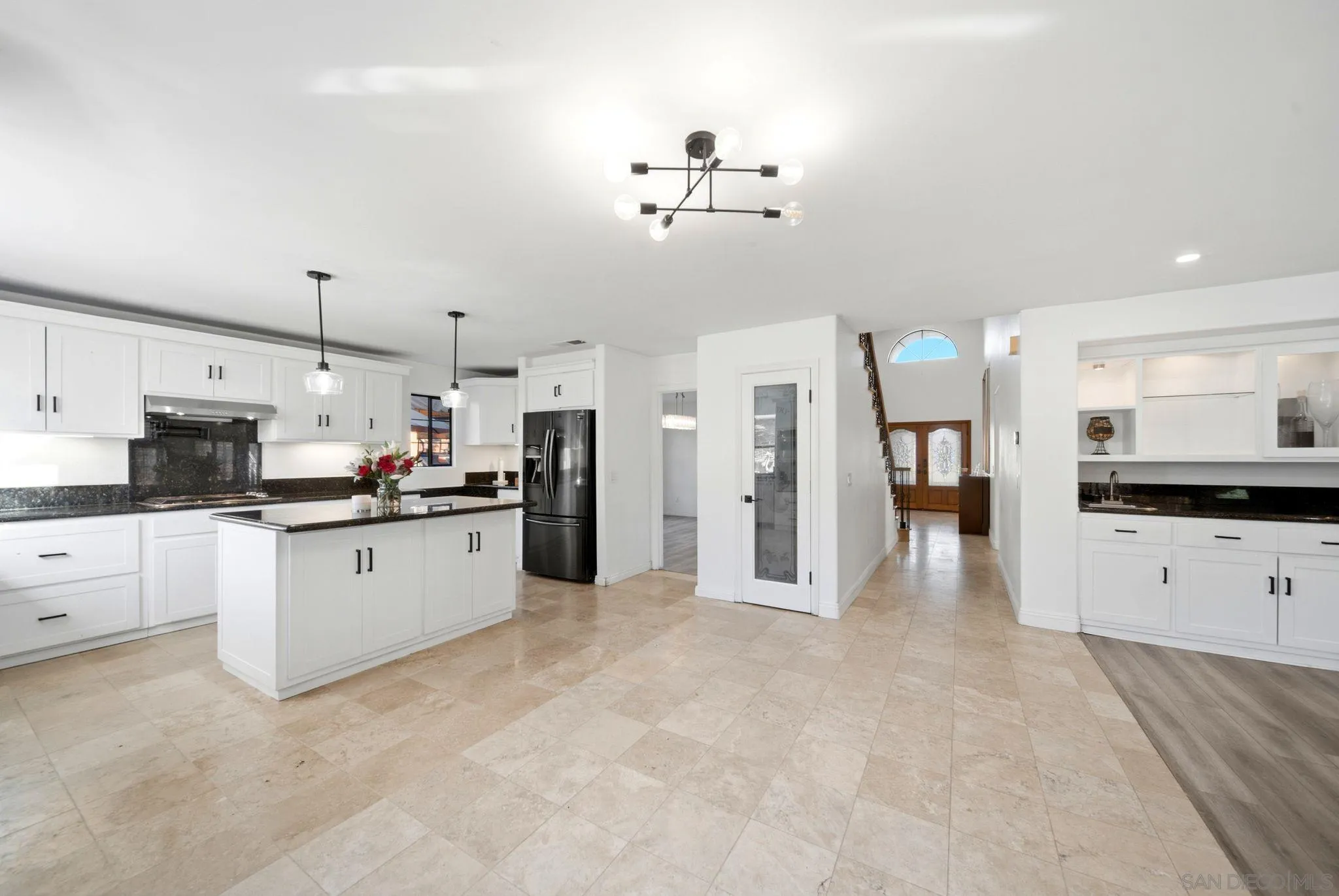 https://cdn.realtyfeed.com/cdn/127/260016232/ef5bbe0c6b583dd5c73634429d996288.webp