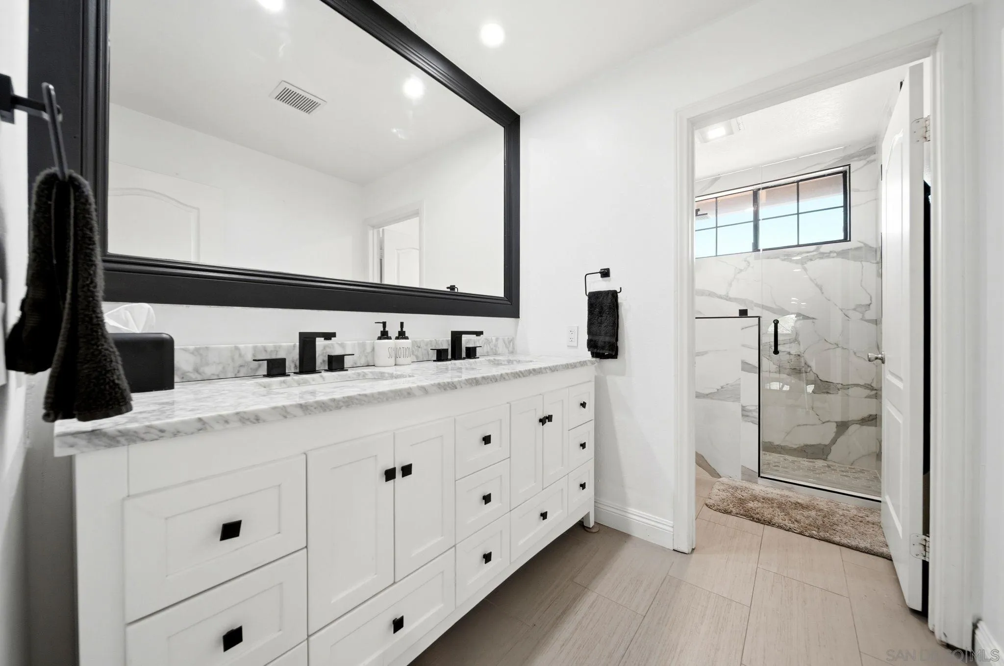 https://cdn.realtyfeed.com/cdn/127/260016232/f808e5c60df3630b81f5e450a16a72cb.webp