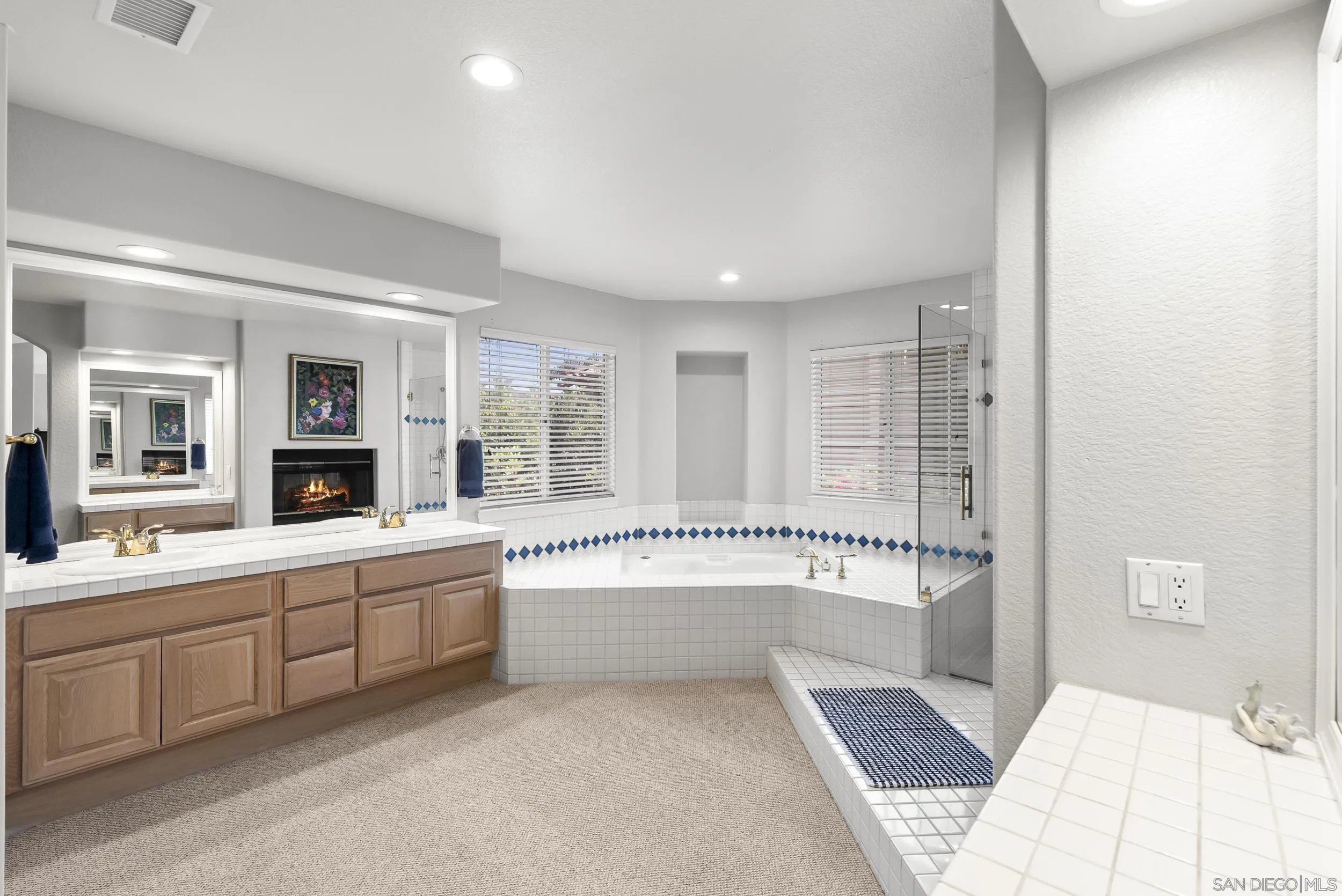 https://cdn.realtyfeed.com/cdn/127/260016236/01523e9a4a46f499a6fbb0fa43ab866f.webp