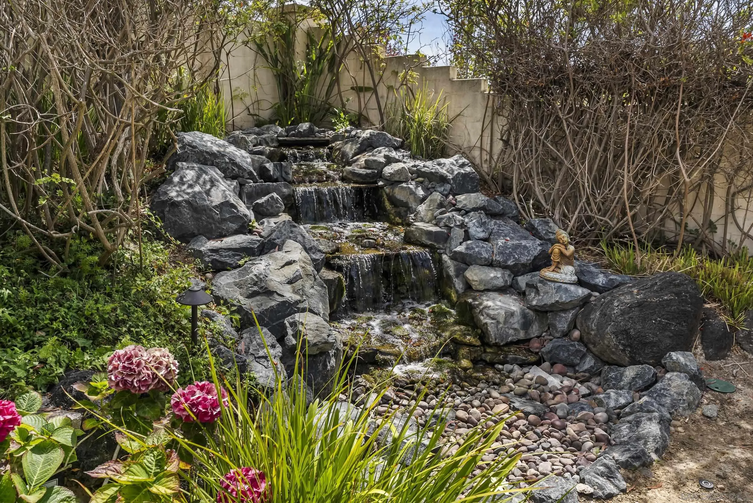 https://cdn.realtyfeed.com/cdn/127/260016236/0986505024a10e7406f341b9a9ccf74b.webp