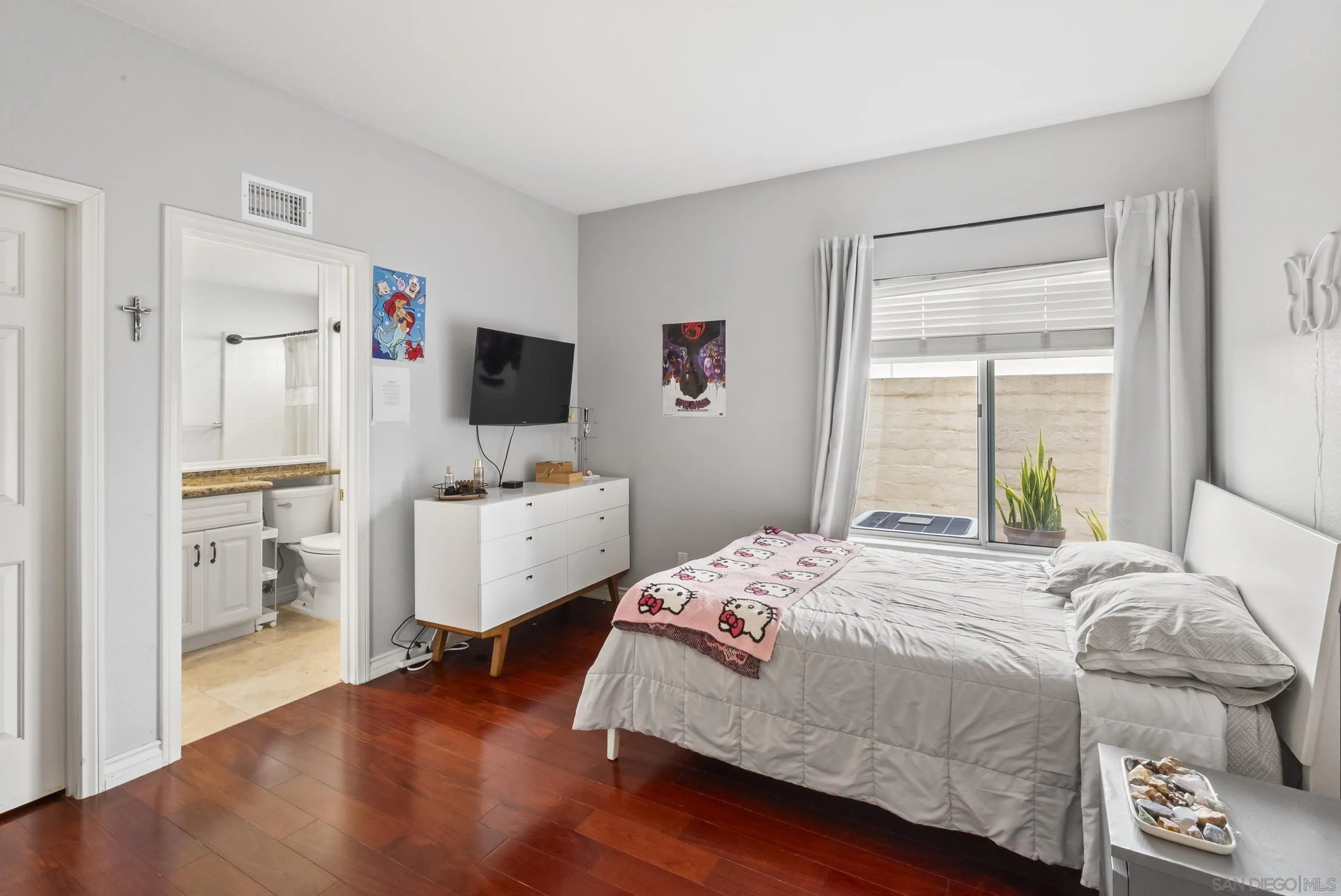 https://cdn.realtyfeed.com/cdn/127/260016236/25127a2ff6ba7b21eb583f20887a04ff.webp