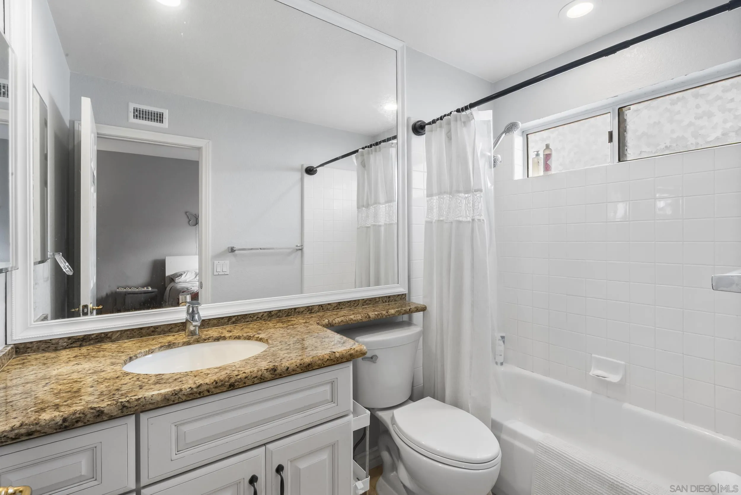 https://cdn.realtyfeed.com/cdn/127/260016236/607852ad91f8c988e7971285ff3cef86.webp