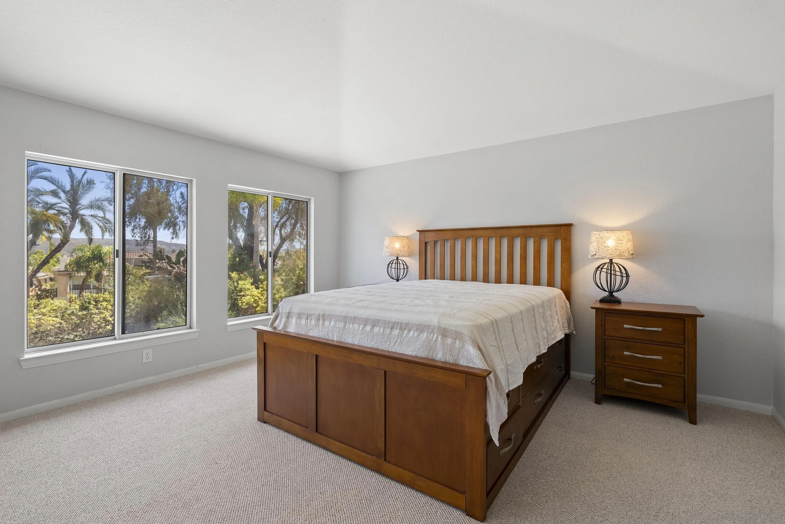 https://cdn.realtyfeed.com/cdn/127/260016236/746385ad35b10f7a300eed2337cf0aea.webp