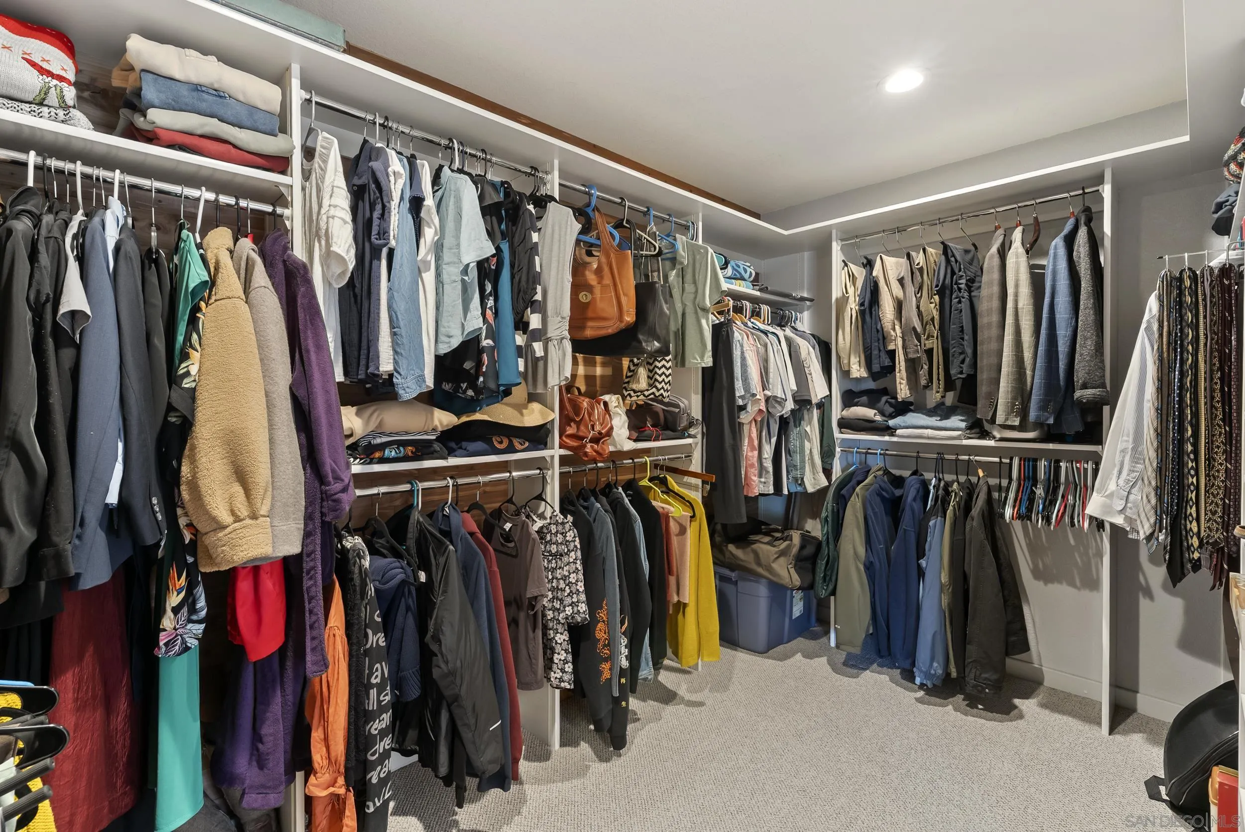 https://cdn.realtyfeed.com/cdn/127/260016236/aeed247f9324ab38359ce577d334598b.webp