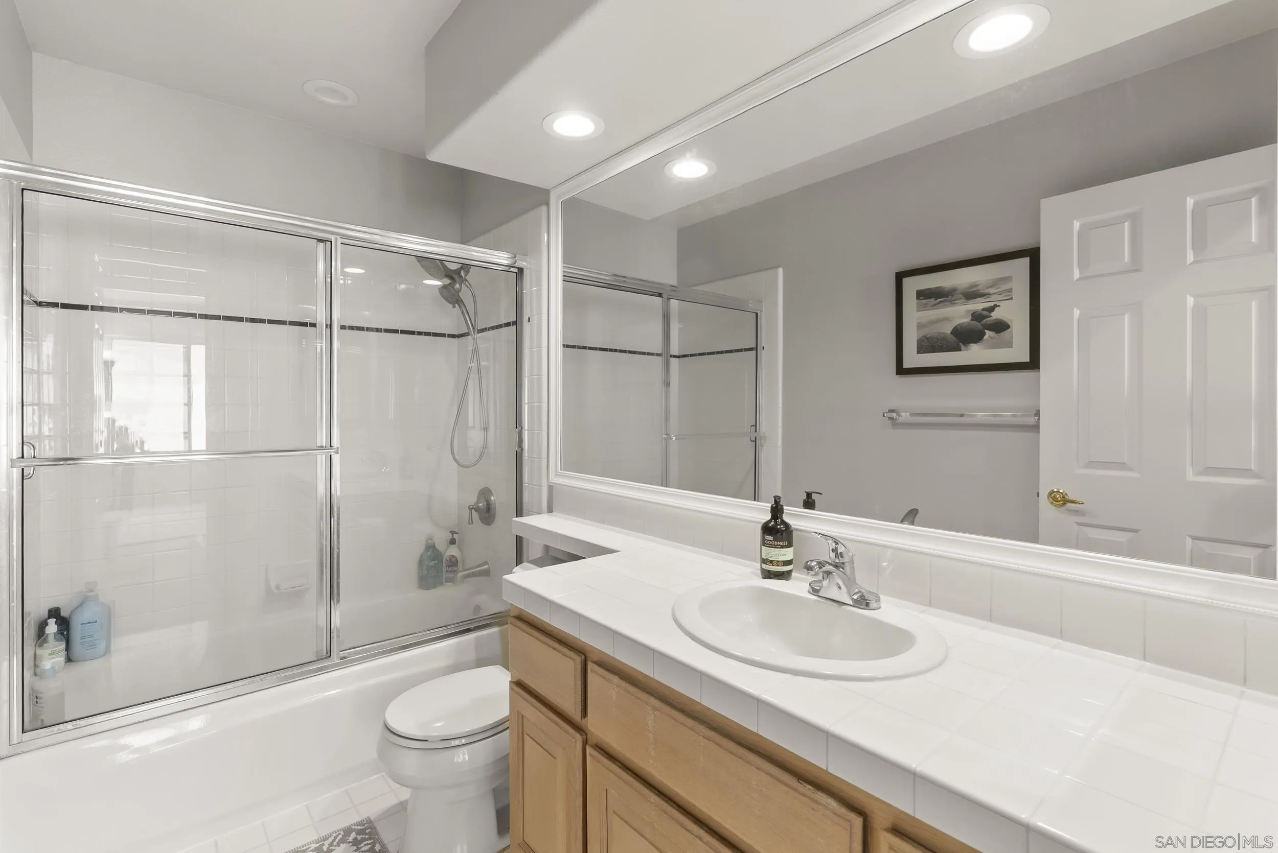 https://cdn.realtyfeed.com/cdn/127/260016236/b6e3017458d72a753f301e32521e13d5.webp
