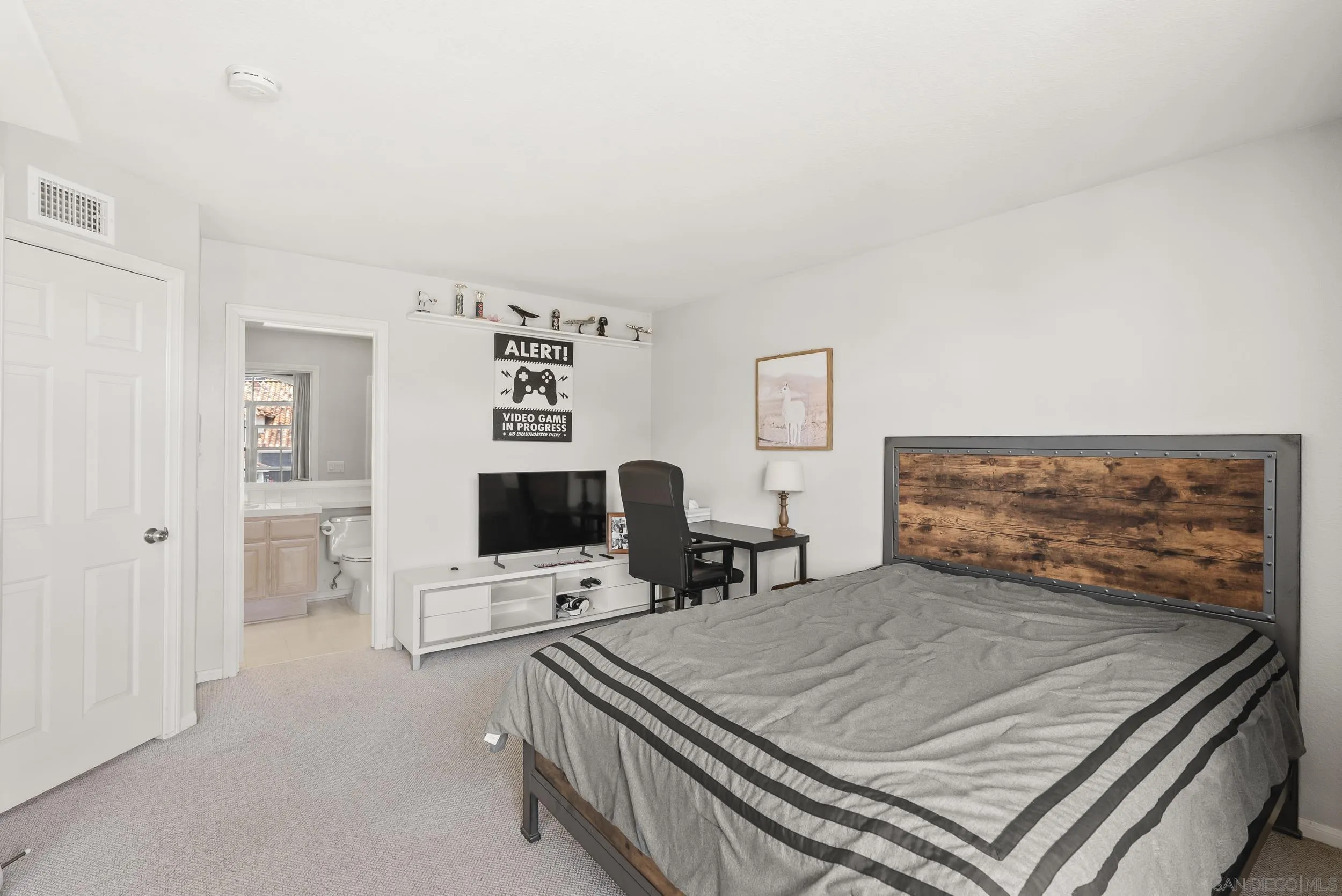 https://cdn.realtyfeed.com/cdn/127/260016236/b77050e6c08b313590e6169df2a05d22.webp