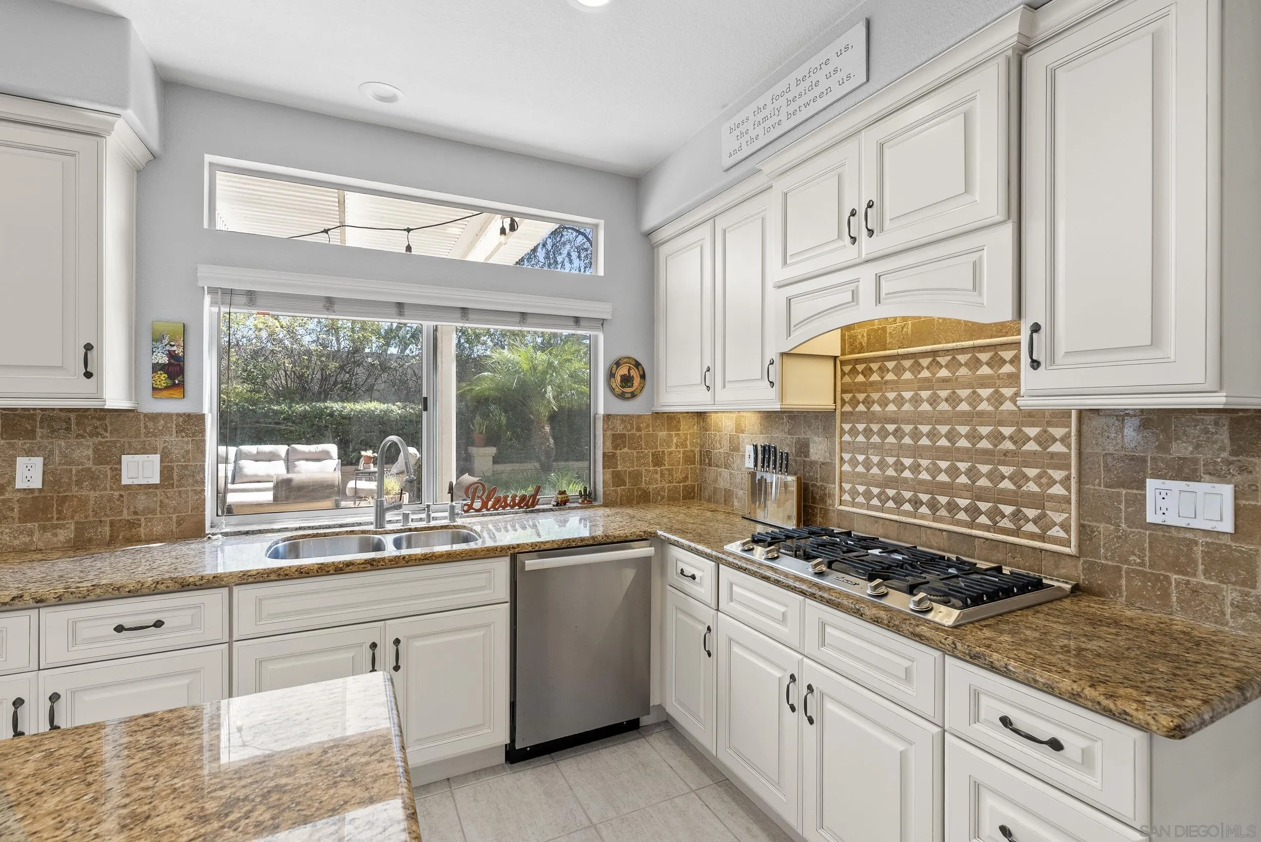 https://cdn.realtyfeed.com/cdn/127/260016236/e03548759c9c41cfddd31ce281bdec8a.webp