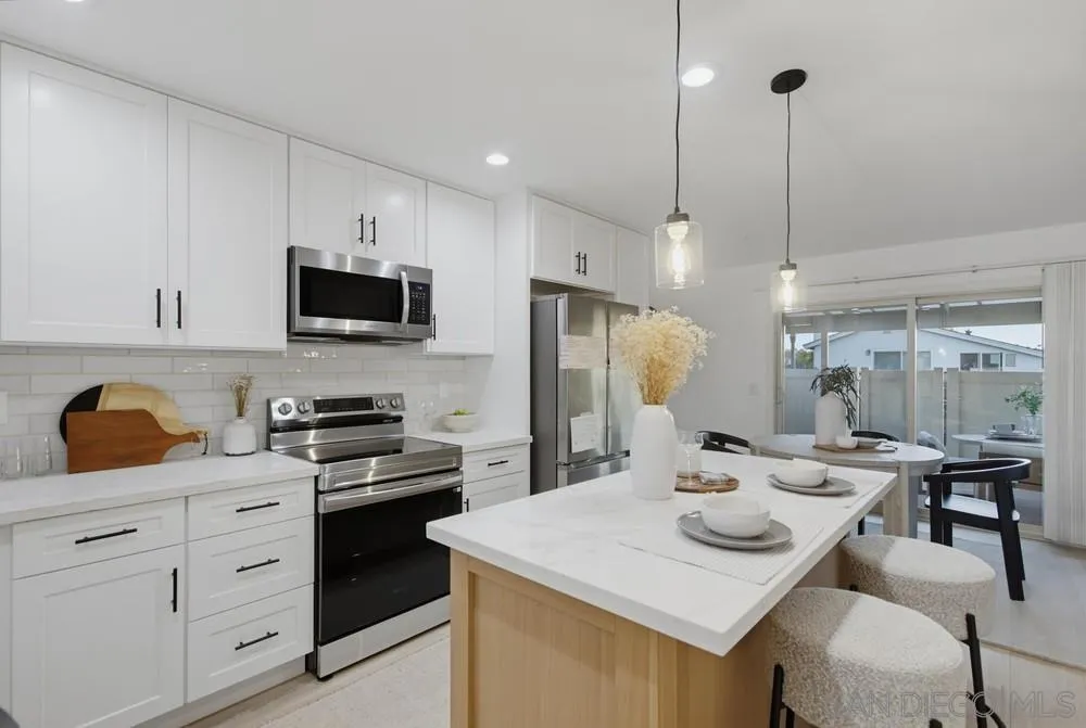 https://cdn.realtyfeed.com/cdn/127/260016237/0331ef31e5a1c48fe8579460198f08ae.webp