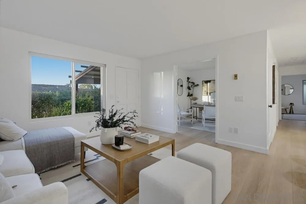https://cdn.realtyfeed.com/cdn/127/260016237/a5a17c6fd7000d50aaacc6bd96b7cf52.webp